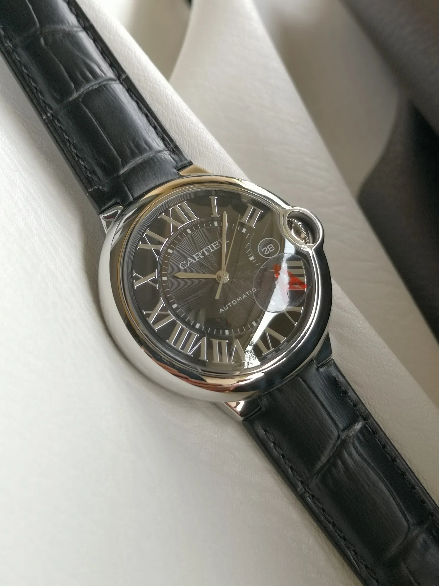【High-end replica】💰1080! 【Taiwan Factory】💰1920! 【Top Replica】💰Private chat! Cartier Blue Balloon series watch (guilloché dial, 2824-2 fully automatic machine, 42 mm), pays tribute to the retrograde, God bless the world! This picture was taken as a top-notch replica!