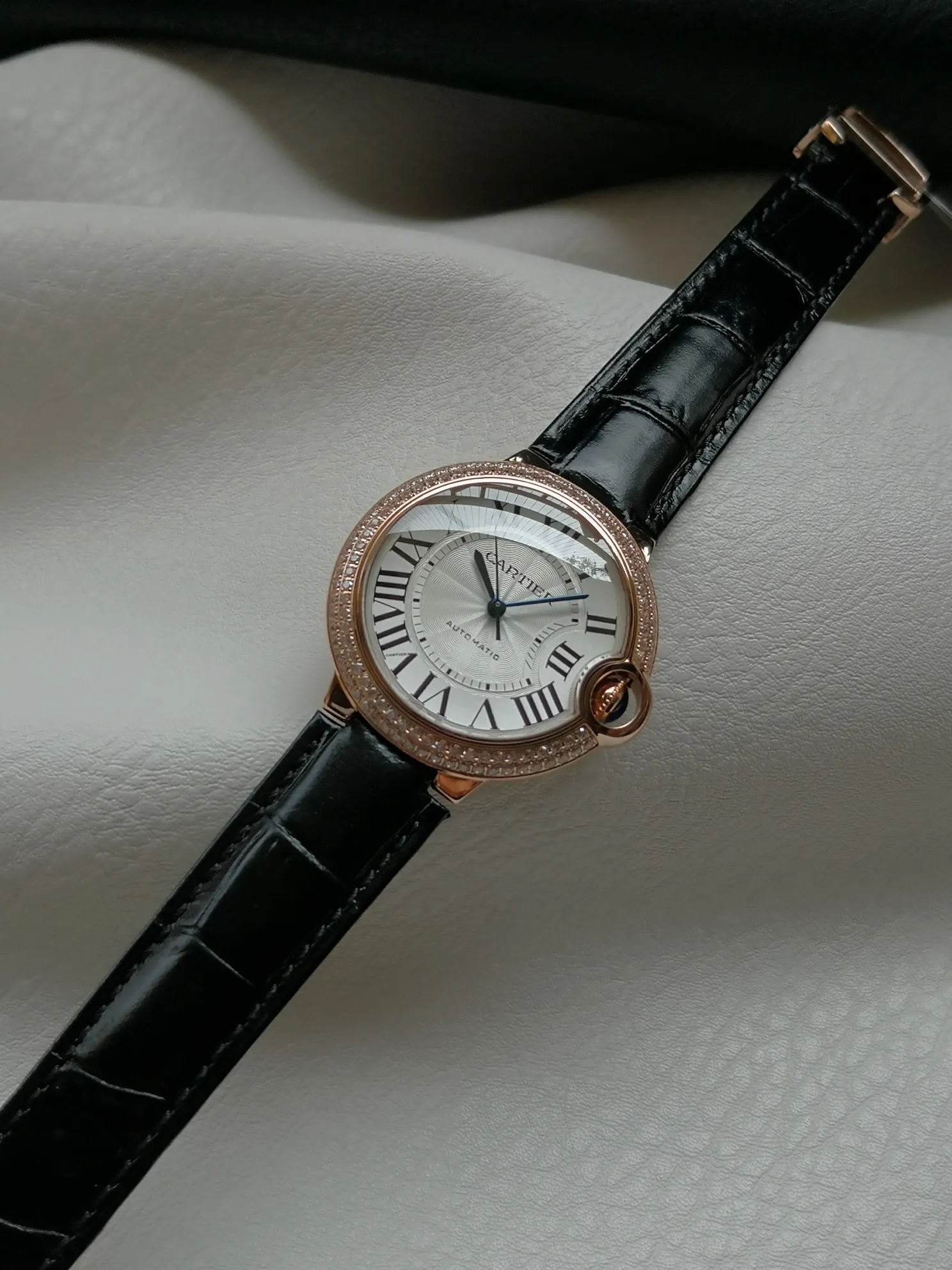 【Taiwan Factory】💰2360! 【Top Replica】💰3700! Cartier Blue Balloon watch (guilloché dial, sword-shaped blue steel hands, automatic, 36 mm)