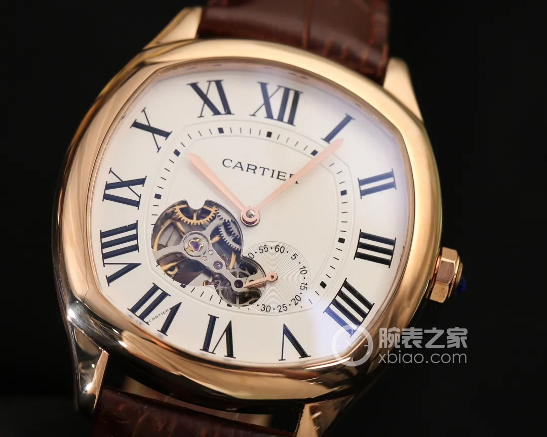 【Foreign trade import】💰1300! Cartier (Exquisite and wise work) [Two and a half needle design] 🔥Type: Exquisite men's watch (more excellent) [Stainless Steel Case] 🔥Strap: Genuine cowhide/316L stainless steel strap (more comfortable) for real men 🔥Movement: Super top mechanical movement (more stable) Perpetual permanent 🔥Material: Mineral super strong mirror (more wear-resistant) Smart style Strong sense of thickness. Special design. Returning with great reputation. Size: 41mm in diameter and 12mm in thickness. Smart launch! Welcome to reprint!