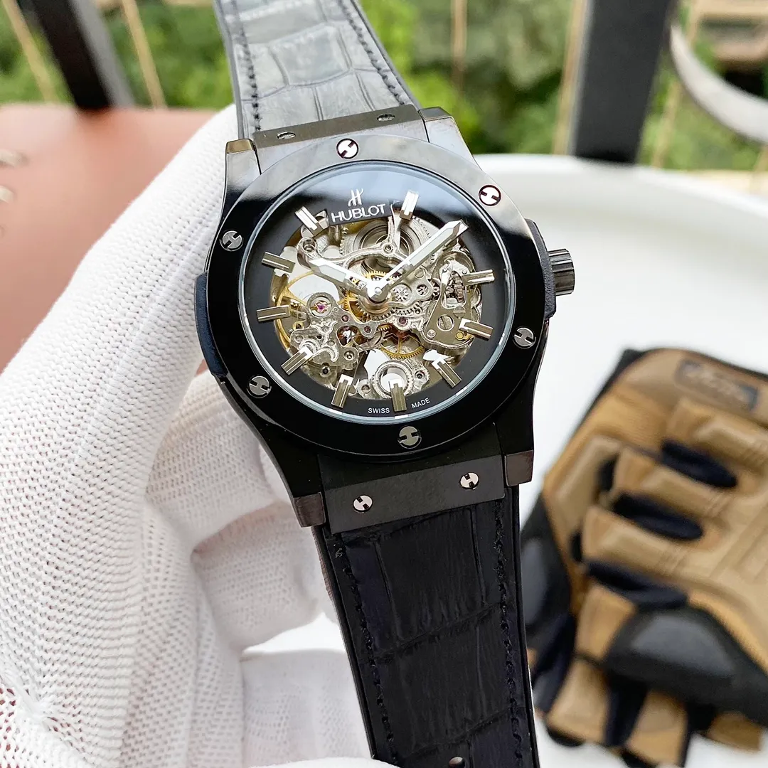 【Foreign Trade Import】💰1440! Hublot's premium men's watch has a two-needle hollow design, exquisite craftsmanship, originality, noble atmosphere, and gentlemanly style. Using fully automatic mechanical movement, top-grade 316 stainless steel case and strap, mineral super mirror, size 42*13