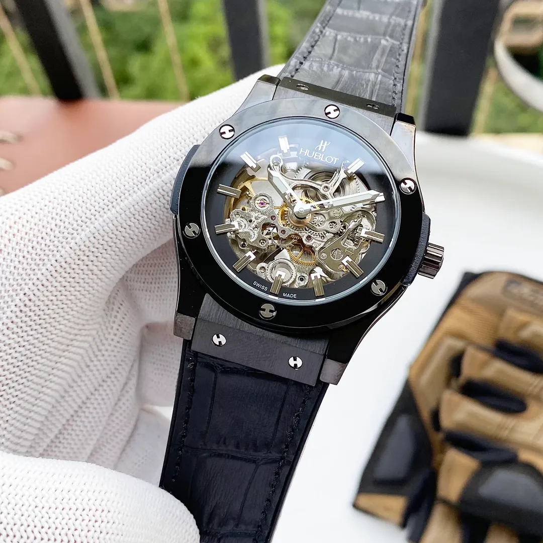 【Foreign Trade Import】💰1440! Hublot's premium men's watch has a two-needle hollow design, exquisite craftsmanship, originality, noble atmosphere, and gentlemanly style. Using fully automatic mechanical movement, top-grade 316 stainless steel case and strap, mineral super mirror, size 42*13