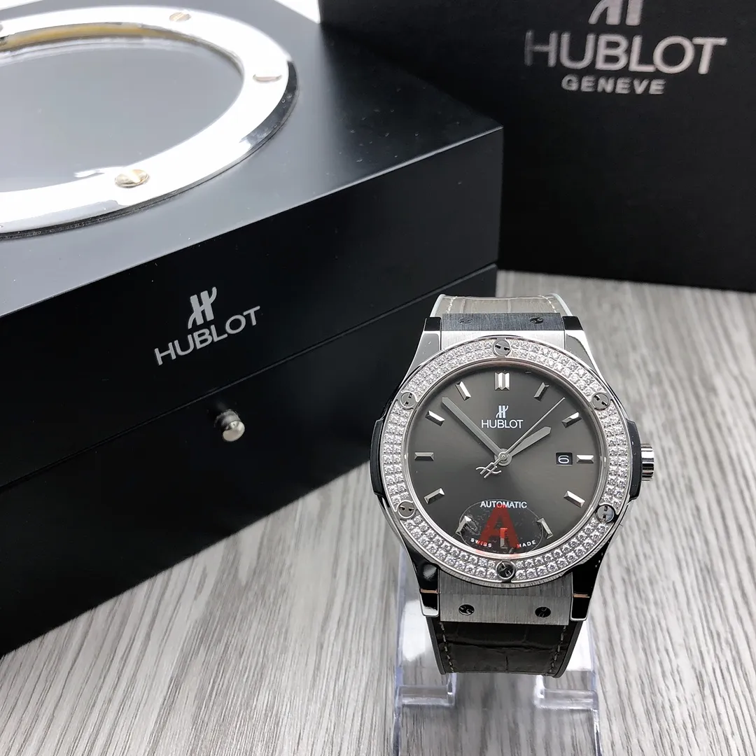 【Top Replica】💰3700! HBB replica Hublot HUBLOT Classic Fusion Series 565.NX.1170.LR Movement: Imported 9015 mechanical movement 42-hour swing frequency 28800 Upgraded automatic rotor original scale Material: 316 stainless steel Original refined material Literal nails Glass: Natural sapphire Strap: High-grade natural rubber belt, belt.           Waterproof: 50 meters Buckle: original butterfly buckle Table diameter, 42mm