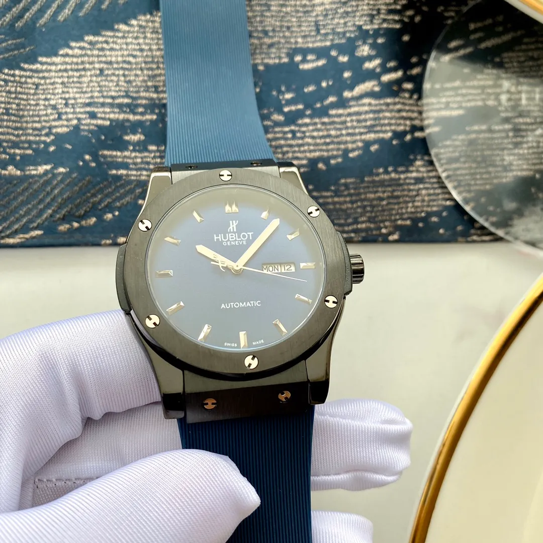 【Foreign trade import】💰1280! Hublot's premium men's watch has a classic three-hand design, noble atmosphere, gentlemanly style, excellent quality, and is a hot seller all over the city. It adopts fully automatic mechanical movement, top-grade 316 stainless steel case, imported calfskin strap, mineral super mirror, size 44*13, welcome to reprint!