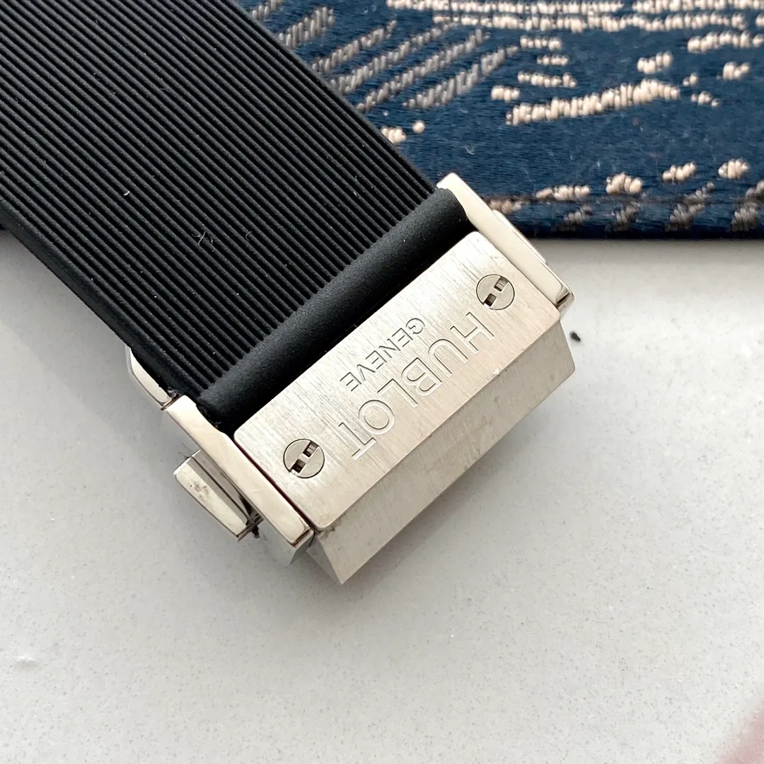 【Foreign trade import】💰1280! Hublot's premium men's watch has a classic three-hand design, noble atmosphere, gentlemanly style, excellent quality, and is a hot seller all over the city. It adopts fully automatic mechanical movement, top-grade 316 stainless steel case, imported calfskin strap, mineral super mirror, size 44*13, welcome to reprint!