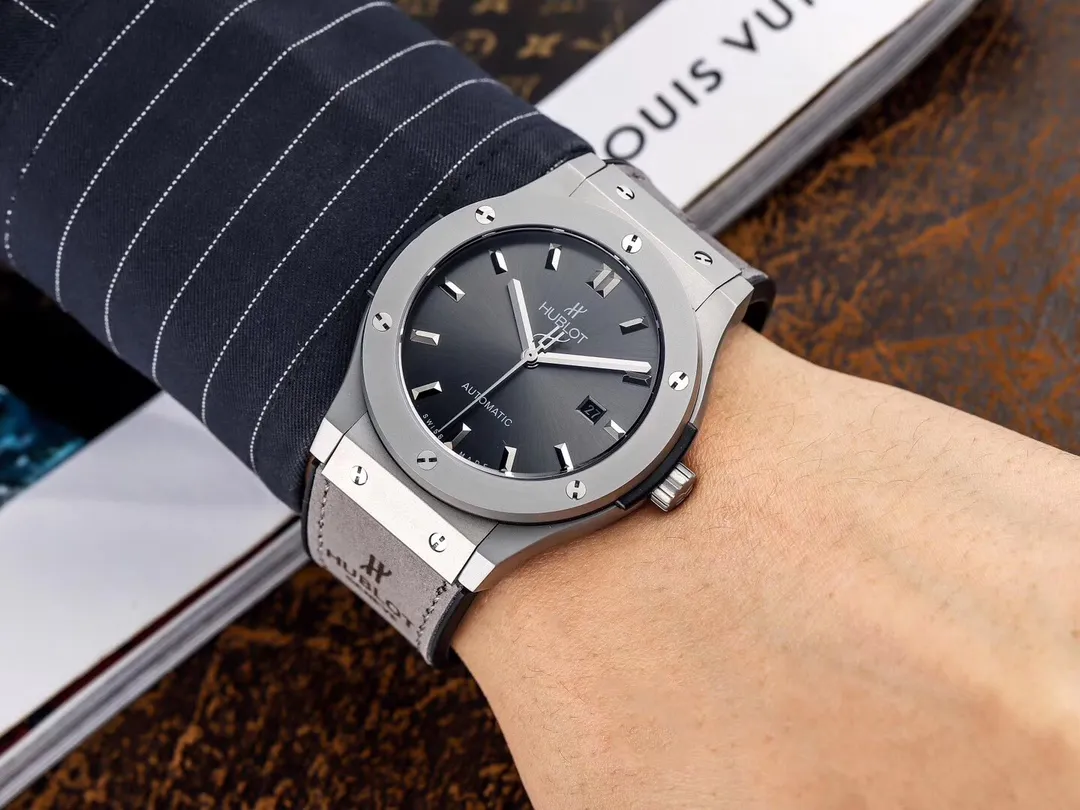 【High-end replica】💰1440! Hublot-HUBLOT Type: [Cool] Men's Watch Case: 316 stainless steel (excellent workmanship) Strap: Imported rubber strap Movement: Imported 8215 fully automatic mechanical movement (stable travel time) Material: Advanced reinforced coated mirror Size: Dial diameter 42mm, thickness 13mm 🔥Top product, constant quality products🔥