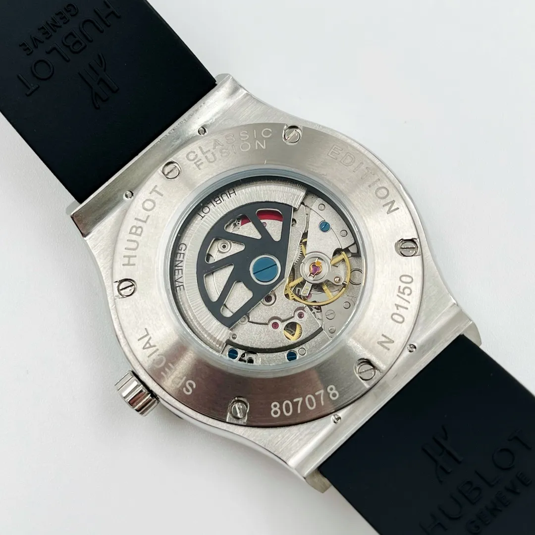 【High-end replica】💰1360! Hublot-HUBLOT Hublot Golden Classic Fusion Series Built-in fully automatic mechanical movement Premium men's watch The mirror is made of thickened tempered glass The case is made of 316l stainless steel The imported rubber strap with original folding snap buckle is easy to wear The case size is 42 mm in diameter and 11.7 mm in thickness The classic design is fashionable, simple and elegant