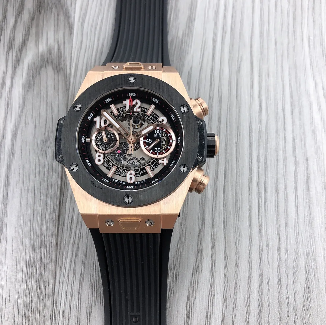 Hublot HUBLOT - A42 is brave and fearless, punching and punching, referred to as "HUB" and "Hengbao", BigBang big bang element material chronograph v2 version ❶The case is made of imported 316 stainless steel material, the design is explosive game ❷ Equipped with 7750 modified "HUB1242" automatic movement, timing start and one-button flyback, perfectly restoring the original function, automatic adjustment for secondary weight gain Achieve more stable travel time and ultra-low repair rate Game ❸The watch strap is made of natural oak rubber strap, super waterproof, soft and comfortable ❹The watch mirror is made of natural sapphire glass, wear-resistant and scratch-resistant, transparent and zero defects. As a young brand, Hublot reaffirms youthful vitality with high-end manufacturing with its flamboyant personality and unique design. We will feel the freedom of youth with everyone! ! !
