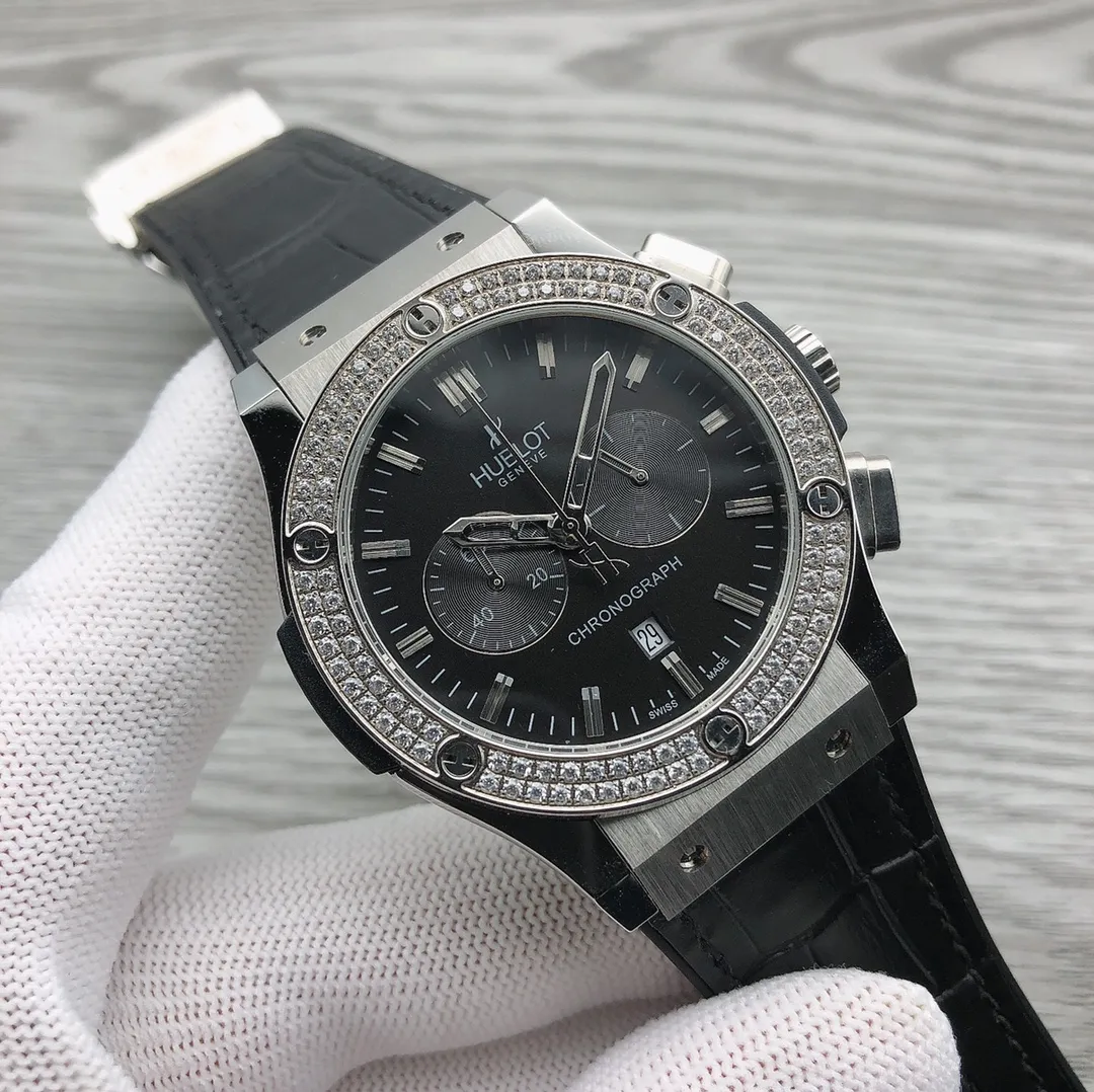 【Foreign Trade Import】💰1440! Hublot Hublot Classic Fusion 525.NX.0170.LR .1104 🎮RP2 Imported multi-function five-hand chronograph and running seconds movement Equipped with natural rubber belt original folding buckle 🎮316 stainless steel case Diamond case Top coated blue light wear-resistant glass mirror Size 42*12mm Fashionable and domineering, naturally loves to show off 🎮Sanjie exquisitely recommends men’s multifunctional quartz men’s watches for you. Exquisite inheritance and real effects. Guarantee of SJ quality.