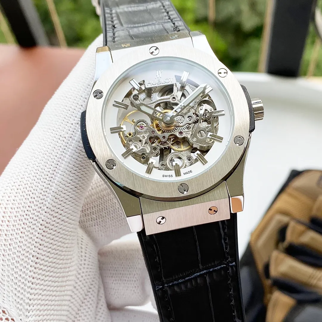 【Foreign Trade Import】💰1440! Hublot's premium men's watch has a two-needle hollow design, exquisite craftsmanship, originality, noble atmosphere, and gentlemanly style. Using fully automatic mechanical movement, top-grade 316 stainless steel case and strap, mineral super mirror, size 42*13