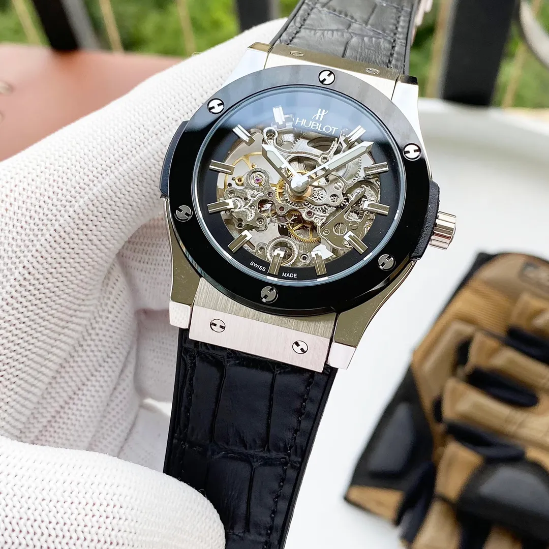 【Foreign Trade Import】💰1440! Hublot's premium men's watch has a two-needle hollow design, exquisite craftsmanship, originality, noble atmosphere, and gentlemanly style. Using fully automatic mechanical movement, top-grade 316 stainless steel case and strap, mineral super mirror, size 42*13