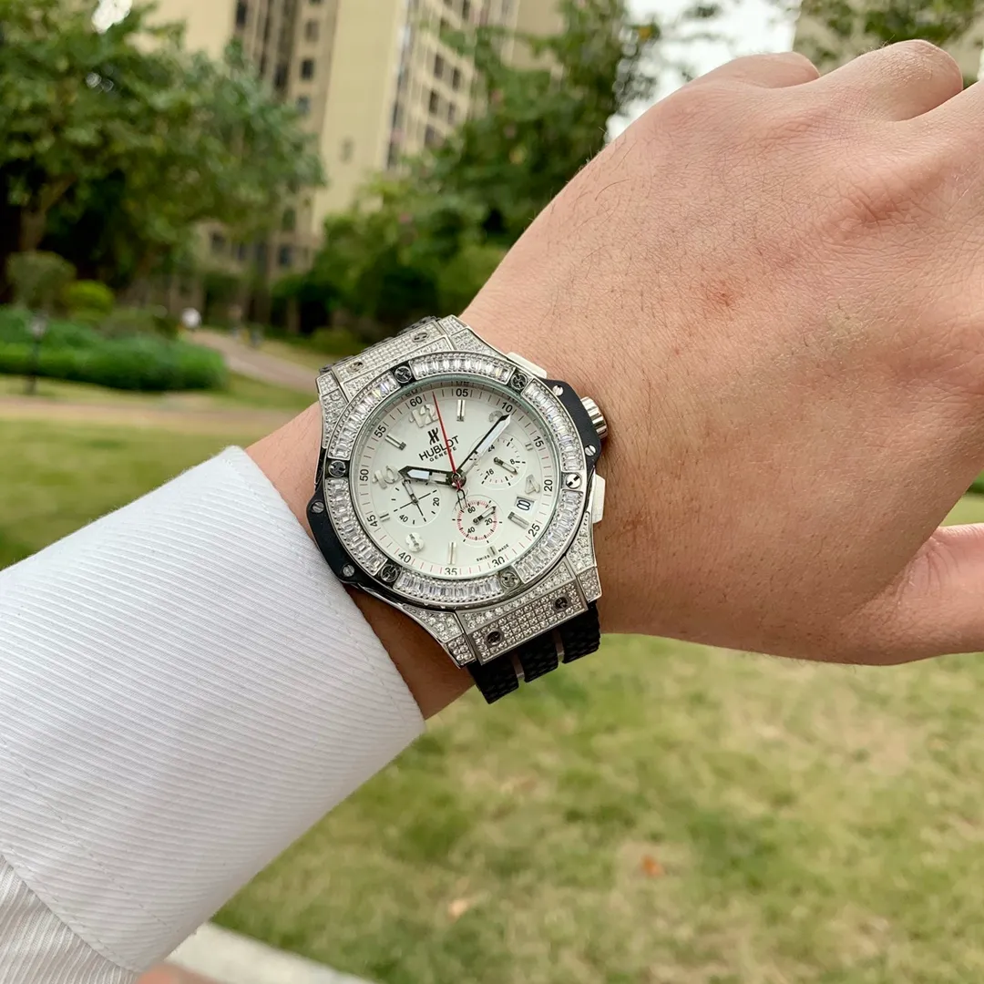 【High-end replica】💰1720! Hublot - hublot, BIG BANG series 44mm original model and the strongest secondary version, os multi-function chronograph movement, original folding buckle, imported rubber strap, 100 meters deep waterproof. Square diamond rings, round diamond rings, ceramic rings, and full diamond shells are all available for you to choose from. Simple and capable, low-key luxury, elegant but not ostentatious, fresh and attractive. It is comfortable to wear and matches the watch case, giving people a beautiful enjoyment. 🔥Top quality products are constantly produced🔥