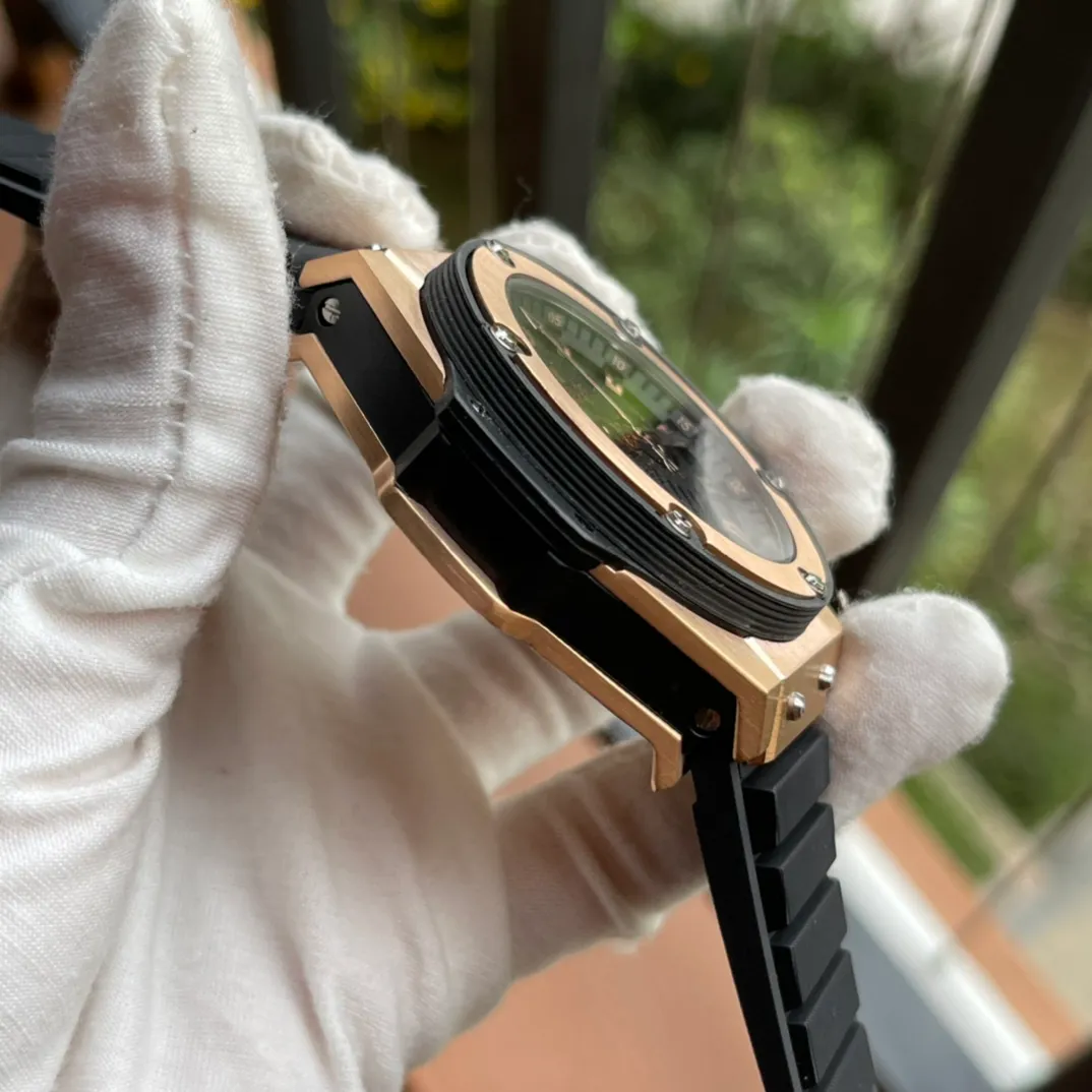【Foreign trade import】💰1360! Hublot (Hengbao) [Series]: BIG BANG series [Strap]: Malaysian fragrant rubber strap [Movement]: VK quartz movement imported from Japan (zero error and zero repair) [Mirror]: Mineral-strengthened glass (higher definition) Elegant taste Vast and majestic Ingenuity A treasure for the wrist Size: 46mm in diameter and 12mm thick Hot on the market! Welcome to reprint!