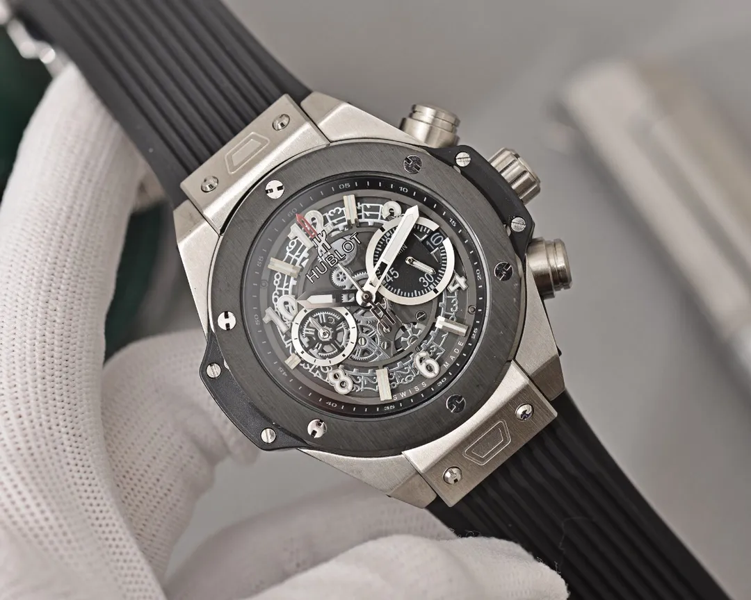 [Foreign trade import]💰1180 Hublot (Hengbao) [Series]: BIG BANG series [Watch strap]: Malaysian fragrant rubber strap [Movement]: VK quartz movement imported from Japan (zero error and zero repair) [Mirror]: Mineral strengthened glass (higher definition) Elegant taste Vast atmosphere Ingenuity A treasure for the wrist Size: 46mm diameter 12mm thick Hot sale on the market! Welcome to reprint!