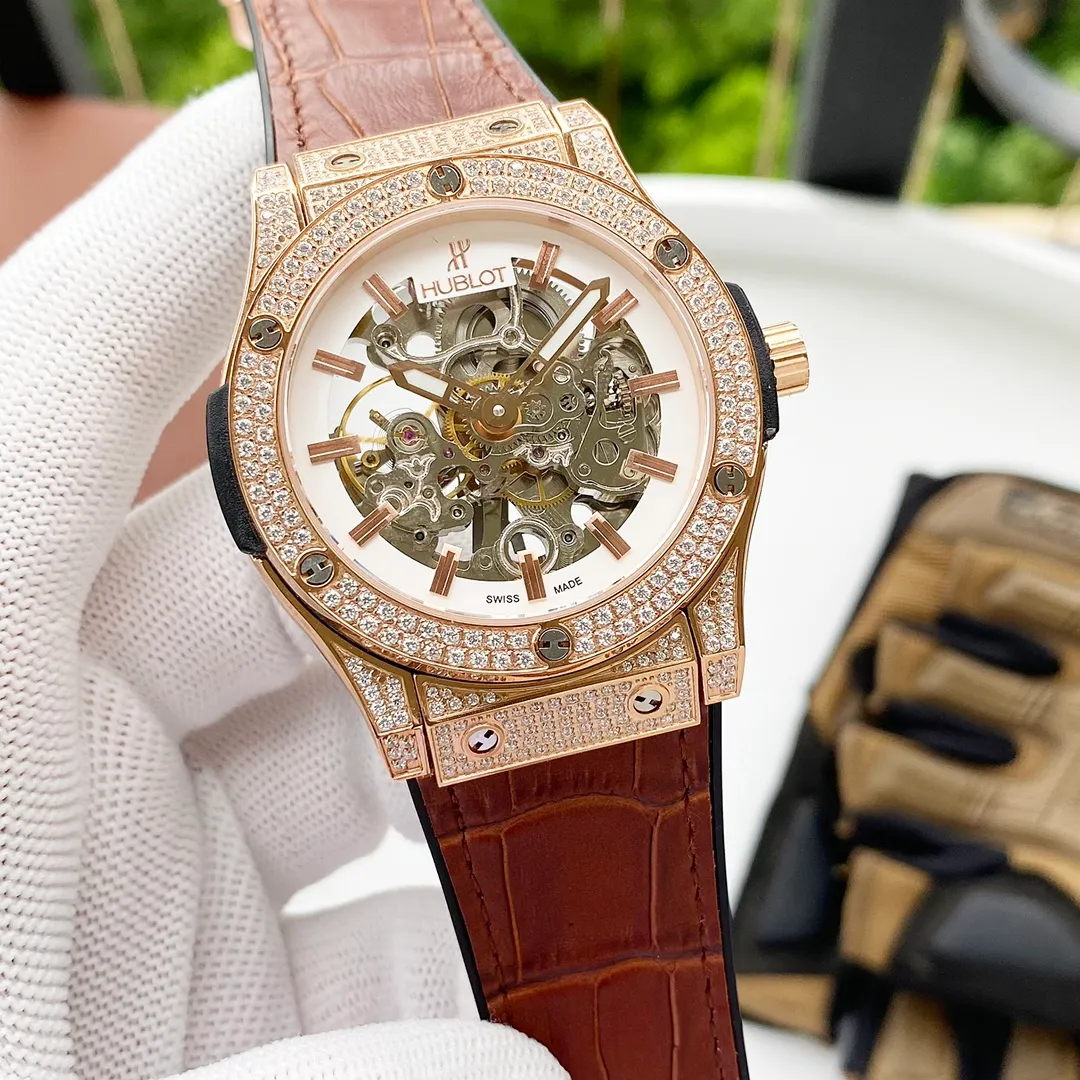【Foreign trade import】💰1700! Hublot's premium men's watch has a two-needle hollow design, exquisite craftsmanship, originality, noble atmosphere, and gentlemanly style. Using fully automatic mechanical movement, top-grade 316 stainless steel case and strap, mineral super mirror, size 42*13