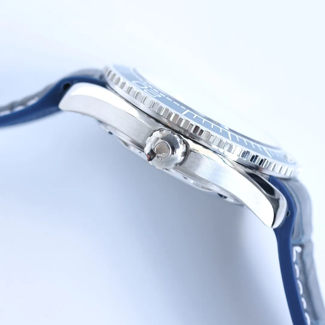 The entire range of Omega Seamaster watches has once again reached its peak! In 2020, the official highly recommended Seamaster series 600-meter diving watch has exclusive quality on the entire network [Movement] Equipped with 💯 brand new Japanese original Citizen 8215 automatic mechanical movement, original see-through design, corrected movement 8500 restoration all-in-one machine, 0 repairs, accurate running time, strong practicality, 100% waterproof [Glass] Double-bright sapphire shock-proof and scratch-proof glass Equipped with arched wear-resistant and scratch-resistant glass, it is three-level waterproof and can swim with confidence🏊, watch diameter 39.5/11mm [Case] Made of 316L fine steel case, equipped with the only original ceramic one-way rotating chronograph ring in its class [Belt] The buckle is polished by 316L fine steel, imported Italian cowhide and imported frog glue to show the perfect quality, equipped with the only original Omega stretch clasp in its class, which can be fine-adjusted. The exclusive quality code is 80456374 🔥Top quality products with constant quality🔥