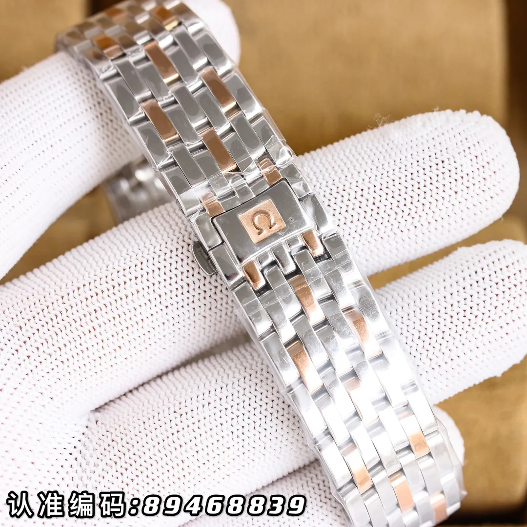 【Customized all-in-one machine】💰1720! Omega-De Ville Series-Men's Watch! Genuine mold opening from V Factory in Taiwan, 👏The lettering is consistent with the original product and the sun pattern is used, and the curved glass is upgraded to high-definition arched double sapphire glass (clearer display, anti-scratch) 👏The back of the steel belt is also synchronized with the original laser product batch number! It took 9 months to make many corrections and upgrades to create a 1:1 shell model, striving for perfection! Diameter 39.5mm. 👏! The style adopts the original imported 9015 All-in-One® movement, which vibrates 28,800 times per hour, and has zero repair quality. ✅The style is matched with Italian cowhide to make the wrist more fit and comfortable. 🗣The strap body/buckle is engraved with the classic "OMEGA" logo, which is generous and classy. Real shot🔰Please pay attention to the details!