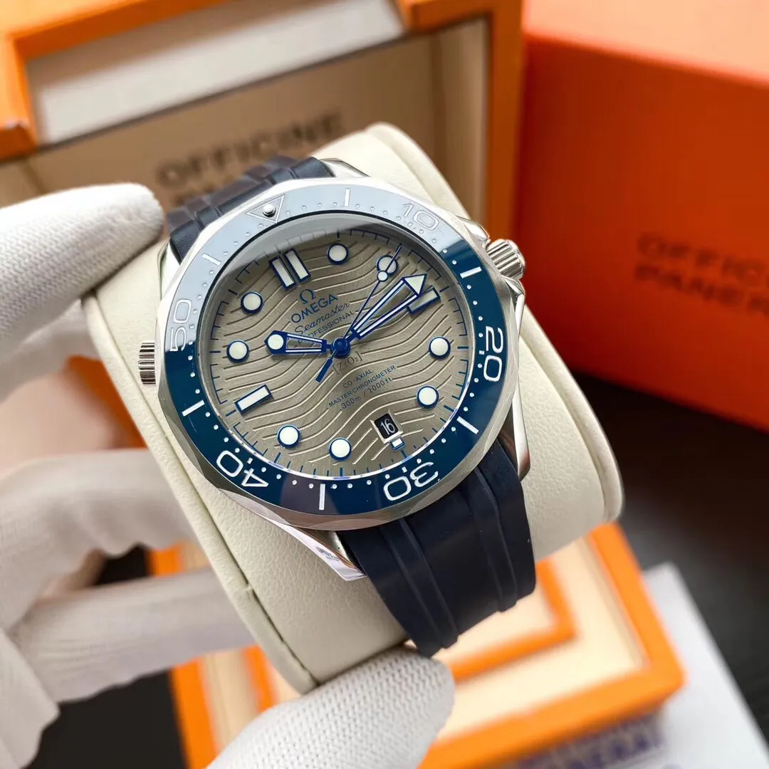 【High-end replica】💰1160! Omega (distinguished quality, return of exquisite products) [Best-selling return] Type: Fine men's watch (top-level) [Seamaster series] Strap: Imported rubber strap (comfortable) [Synchronized original details] Movement: Top-level mechanical movement (stable) [Upgraded 8500 machine] Material: Mineral super mirror (wear-resistant) Relief essence Vast atmosphere Ingenuity A treasure for the wrist Size: diameter 41mm, thickness 13mm. Hot sale! Welcome to reprint!