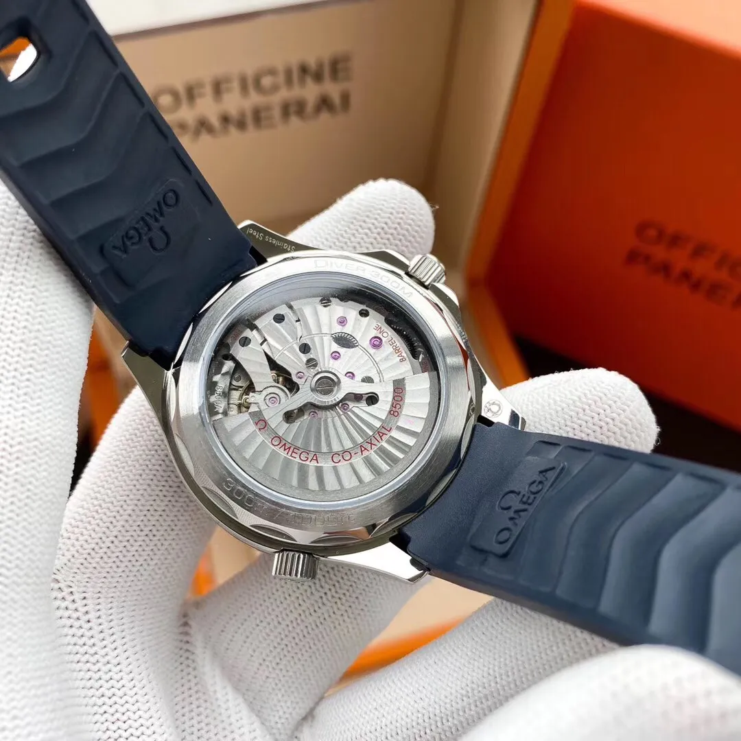 【High-end replica】💰1160! Omega (distinguished quality, return of exquisite products) [Best-selling return] Type: Fine men's watch (top-level) [Seamaster series] Strap: Imported rubber strap (comfortable) [Synchronized original details] Movement: Top-level mechanical movement (stable) [Upgraded 8500 machine] Material: Mineral super mirror (wear-resistant) Relief essence Vast atmosphere Ingenuity A treasure for the wrist Size: diameter 41mm, thickness 13mm. Hot sale! Welcome to reprint!