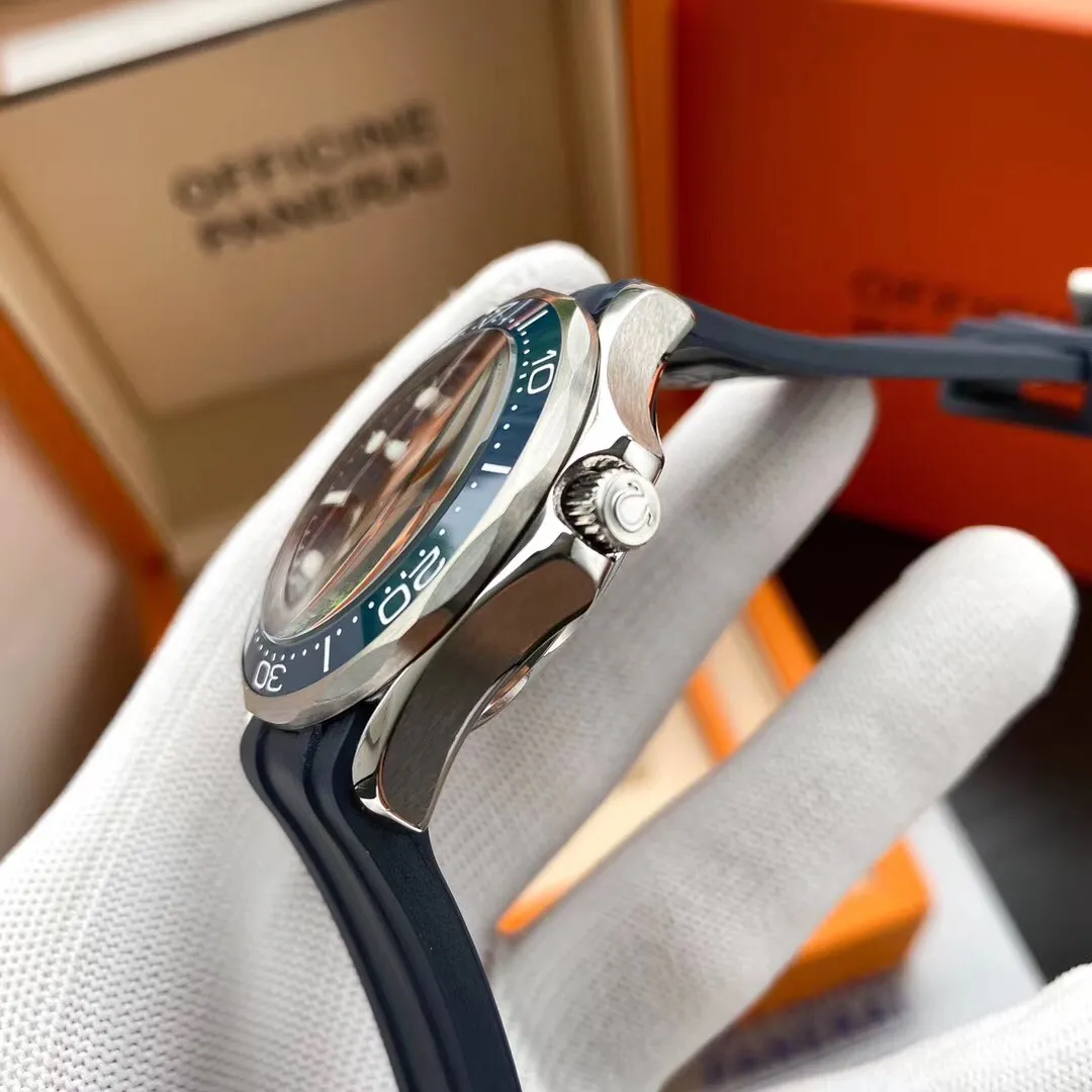 【High-end replica】💰1160! Omega (distinguished quality, return of exquisite products) [Best-selling return] Type: Fine men's watch (top-level) [Seamaster series] Strap: Imported rubber strap (comfortable) [Synchronized original details] Movement: Top-level mechanical movement (stable) [Upgraded 8500 machine] Material: Mineral super mirror (wear-resistant) Relief essence Vast atmosphere Ingenuity A treasure for the wrist Size: diameter 41mm, thickness 13mm. Hot sale! Welcome to reprint!