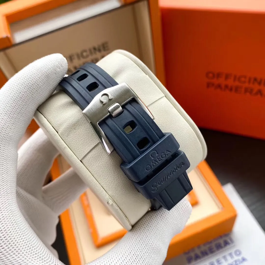 【High-end replica】💰1160! Omega (distinguished quality, return of exquisite products) [Best-selling return] Type: Fine men's watch (top-level) [Seamaster series] Strap: Imported rubber strap (comfortable) [Synchronized original details] Movement: Top-level mechanical movement (stable) [Upgraded 8500 machine] Material: Mineral super mirror (wear-resistant) Relief essence Vast atmosphere Ingenuity A treasure for the wrist Size: diameter 41mm, thickness 13mm. Hot sale! Welcome to reprint!