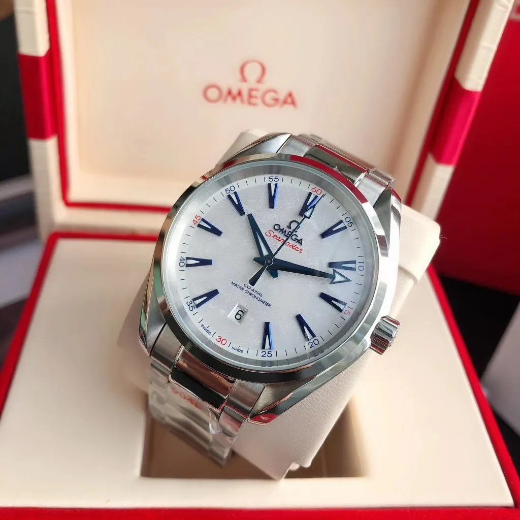 【Customized all-in-one machine】💰1720! Omega Seamaster 150-meter watch [Ocean charm, classic hot model] The classic and timeless design is very characteristic of the Omega brand [Movement] Equipped with the imported brand new Citizen 9015 all-in-one automatic mechanical movement, accurate and durable, highly recognized by watch friends [Case] 316L stainless steel case, modified and beautiful body, original consistent 41.5mm diameter, curved dial, depth waterproof to 200 meters [Bracelet] imported fine steel strap Equipped with the original folding clasp of the same material, the details are synchronized with the original product ⚠️Please look for the exclusive quality produced by GD