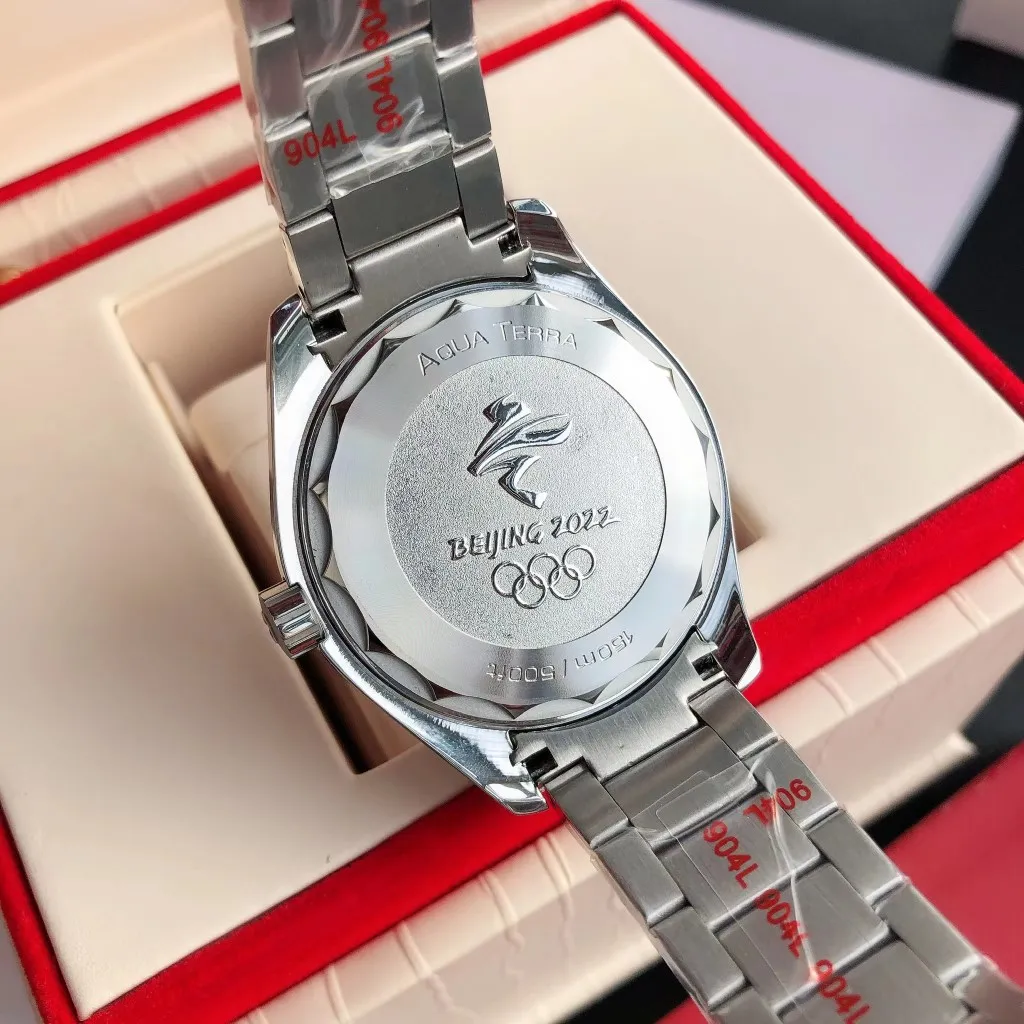 【Customized all-in-one machine】💰1720! Omega Seamaster 150-meter watch [Ocean charm, classic hot model] The classic and timeless design is very characteristic of the Omega brand [Movement] Equipped with the imported brand new Citizen 9015 all-in-one automatic mechanical movement, accurate and durable, highly recognized by watch friends [Case] 316L stainless steel case, modified and beautiful body, original consistent 41.5mm diameter, curved dial, depth waterproof to 200 meters [Bracelet] imported fine steel strap Equipped with the original folding clasp of the same material, the details are synchronized with the original product ⚠️Please look for the exclusive quality produced by GD