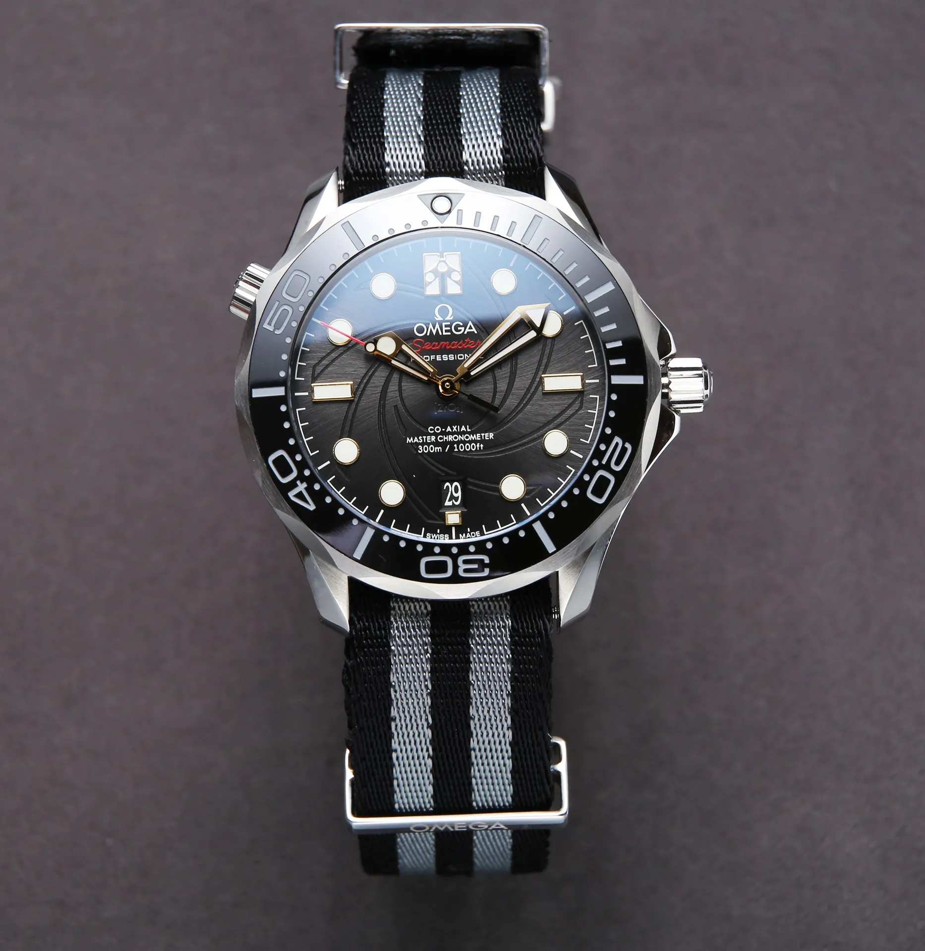 【Top Replica】💰3700! 2022 new product, Omega Seamaster 300m series, currently the latest on the market, based on the TW factory, the bezel and other details have been further revised to create the ultimate version, size 41x14.5mm, 8500 black balance automatic mechanical movement, 316 stainless steel case bracelet, ceramic bezel, sapphire mirror, super sapphire blue luminous ding, folding buckle, waterproof 200 meters⚠️Please look for exclusive quality (focus on original new machines) Focus is an attitude, produced by JH!