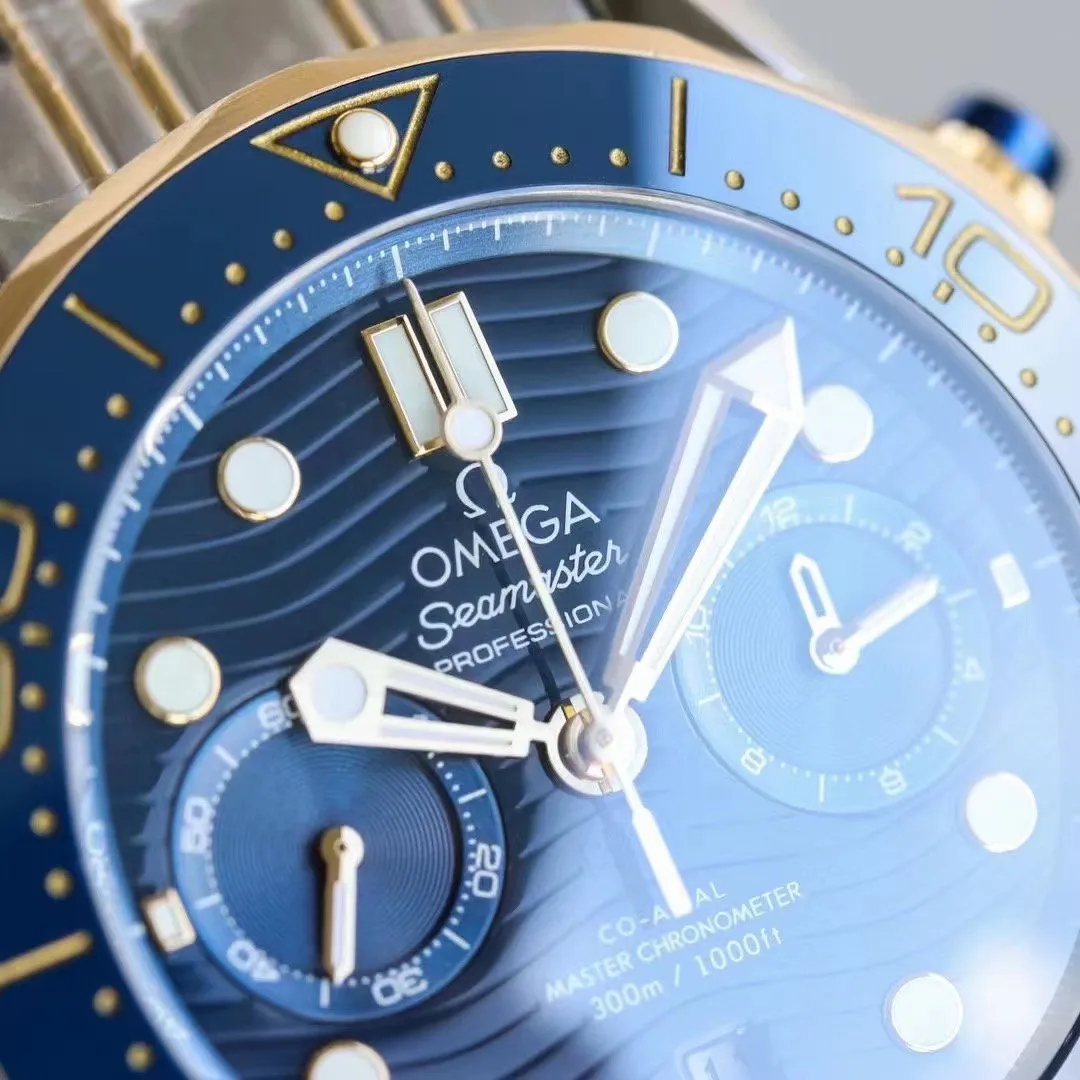 【High-end replica】💰1440! Top replica 💰Private chat! OMEGA's new Seamaster 210.22.44.51.01.001 Seamaster 300m chronograph men's watch. The highest version of the chronograph watch currently on the market. 1: The case is sanded, fine, white and bright, and the beveled edges are polished and chamfered with genuine precision. 2: Equipped with a replica Omega 9900 chronograph movement, 904 fine steel case 44 mm. , Tianjin natural rubber strap, 3: Paired with a ceramic bezel decorated with white enamel diving scales, making exploration unique 4: The mirror is made of imported sapphire, which has high hardness, scratch resistance, and is extremely transparent 5: The dial is made of blue (black) ceramics and is decorated with laser-engraved wave patterns. It matches the hollow hands and white enamel diving scales to interpret the charm of the ocean. Please look for the exclusive quality.