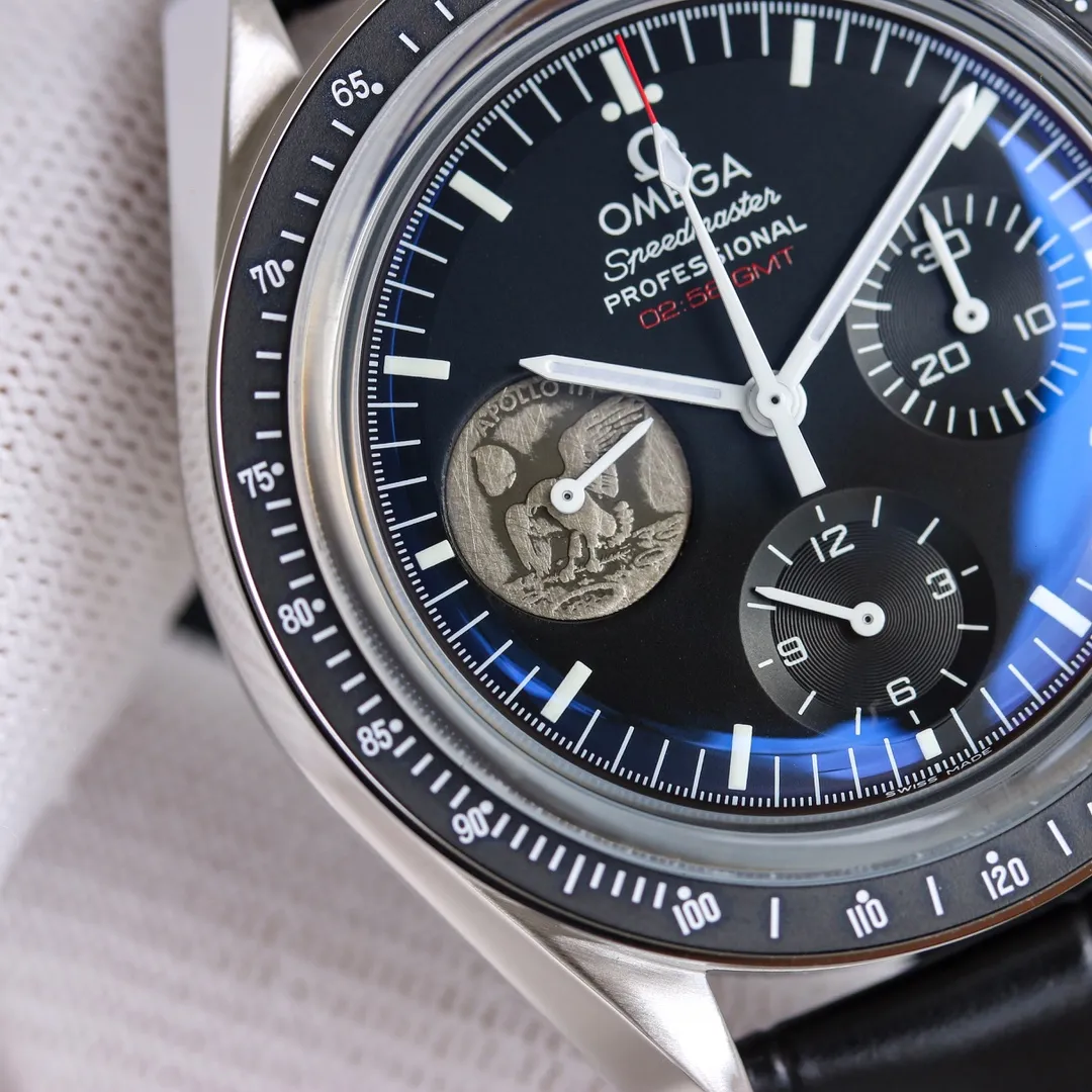 The new Omega Moon Landing Speedmaster is back [Professional Moon Watch] The core of the Speedmaster story is that Armstrong was taken to the moon (the watch was left in the space capsule). The case is made of imported 316 stainless steel, made of Lasha, with exquisite angles and three-dimensional clarity. It is equipped with a ceramic bezel. The luminous dial is made of luminous materials imported from Switzerland after repeated printing processes. It is paired with a sapphire crystal mirror on the lid. The case size is 42 mm and can be paired with a stainless steel strap or a "NATO" NATO military strap. The movement uses a classic manual winding chronograph movement (1863). Only after playing with a manual chronograph movement is it complete! You won’t know until you try!