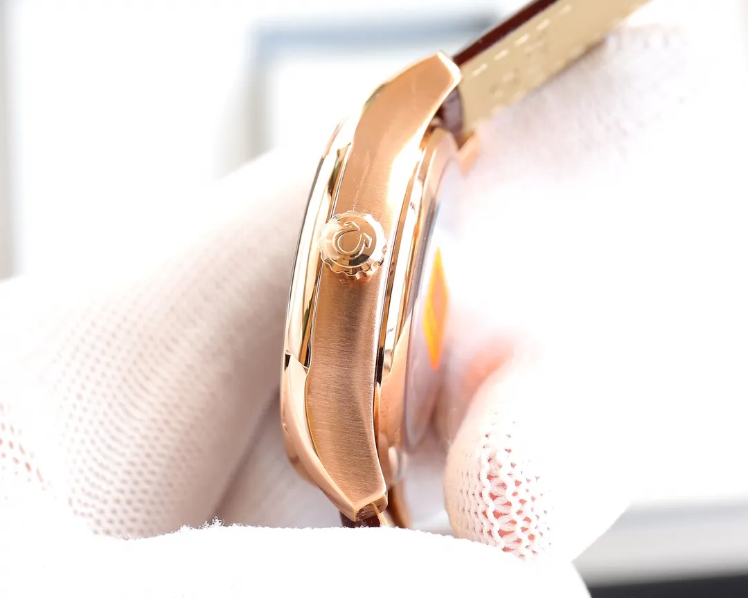 【High-end replica】💰1240! 【Customized all-in-one machine】💰1760! Omega De Ville series men's mechanical watch, a new upgraded version will arrive in 2023. The modified quality is exclusively customized with a special design of the 8500 movement splint. [Movement] Re-engraved and restored 8500 coaxial movement, with a see-through bottom showing the movement at a glance, perfectly presented. [Case] 316L stainless steel case, made with exclusive CNC technology, with arched wear-resistant super strong glass, clear text lines and well-proportioned checkering. Three degrees waterproof, watch diameter 41/11mm [Watch chain] Italian imported cowhide leather strap with original folding clasp or 316 stainless steel original clasp optional. The exclusive quality code is 83145368.