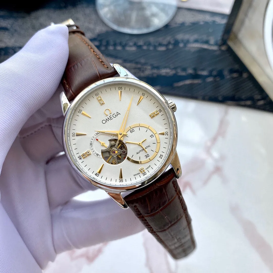 【Foreign trade import】💰1320! Omega (extremely noble and wise work) has many products - hot products are coming🔥🔥The latest model💪 [Type]: Exquisite men's watch (more excellent) Best design [Strap]: Genuine cowhide/316L stainless steel strap (more comfortable) Real men wear [Movement]: Top mechanical movement (zero repair) [Material]: Mineral super strong mirror (more wear-resistant) Smart style and strong three-dimensional sense Special design returns with great reputation. Size: diameter 40mm, thickness 12mm. Smart launch! Welcome to reprint!