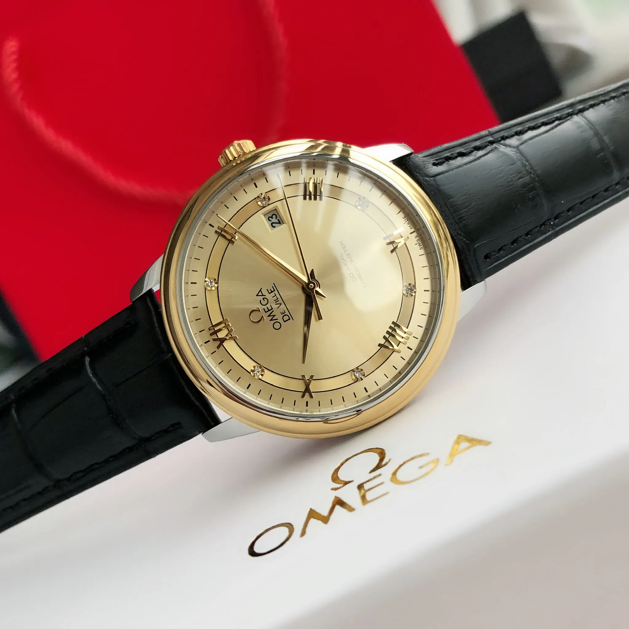 【High-end replica】💰1160! 【Customized all-in-one machine】💰1720! 2023 upgraded blockbuster model - Omega Butterfly De Ville series men's watch [Casual, simple and classic hot model] After the De Ville series was discontinued last year, the factory persisted in adhering to the concept of providing better prices and being more people-friendly. It spent nearly a year strictly controlling and selecting high-quality suppliers of various accessories. Thanks to the strong support of a replica factory, it has worked hard to create today's upgraded and high-quality products at the same price‼ ️ This upgrade uses the same-level lettering from a certain factory, corrects the original synchronous stretch clasp, and passes the factory damage test to ensure excellent quality [Movement] Equipped with zero repair 💯 Brand new Citizen 9015 all-in-one automatic mechanical movement, precise travel time and long-lasting, highly recognized by watch friends [Case] 316L stainless steel case, modified and beautiful body The bottom cover is embossed according to the original synchronized track text. The 39.5mm shell size adheres to the same original details. Curved dial. 100-meter depth waterproof. Scratch-resistant sapphire mirror. [Bracelet] Use 316L stainless steel bracelet with original folding stretch buckle of the same material or calfskin strap. This picture is a real shot of a customized all-in-one machine!