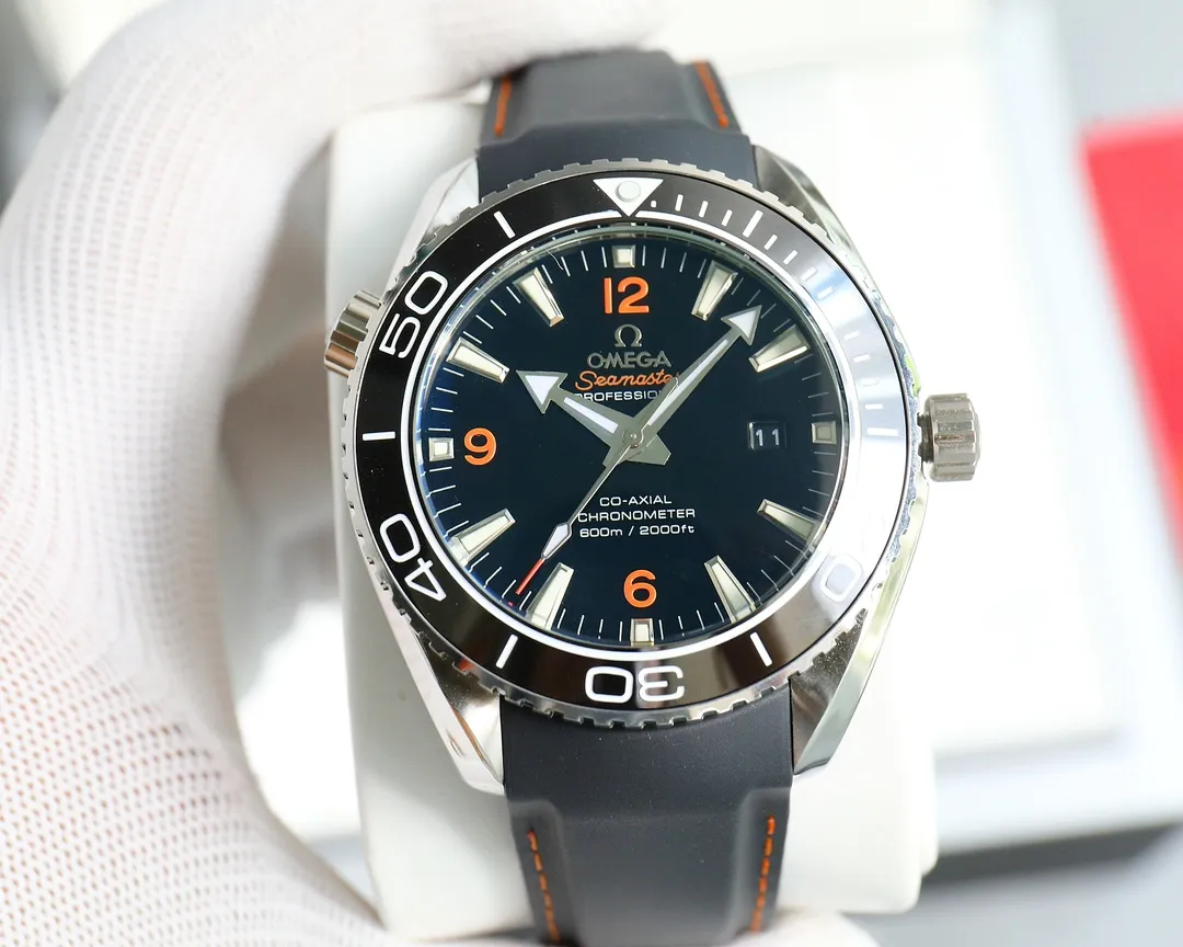 【High-end replica】💰1240! 【Customized all-in-one machine】💰1720! 【Top Replica】💰Private chat! In 2022, Omega officially strongly recommends the Planet Ocean 600-meter diving watch with exclusive quality on the entire network [Movement] Equipped with coaxial 8900 splint, corrected movement 8900 restoration all-in-one machine [Buckle] Genuine belt original buckle [Glass] Anti-scratch and wear-resistant blue light glass [Case] ​​Made of 316L stainless steel case, equipped with the only one-way rotating ceramic ring in its class. Three degrees waterproof, watch diameter 43.5mm×13mm
