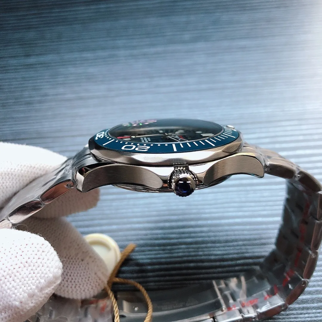 OMEGA OMEGA Seamaster 300 🎮T2 original mold opening, fine workmanship details, diameter 41mm, large factory case cover, case and strap 316L stainless steel CNC full processing, repeated modifications, striving for perfection, using imported curved sapphire mirror, blue coating consistent with genuine products. 🎮Factory quality is strictly QC, and each watch movement is tested to ensure that it reaches the observatory level certification. It is equipped with the new Citizen 8215 movement, 50 meters waterproof, essential packaging for delivery and travel, and a genuine leather Omega travel box. It can withstand comparison at the same level and is a must-have for entry-level watches! Produced by TW, it must be a high-quality product. We focus on your attention. There is a kind of pride called Made in China. 🎮 Sanjie exquisitely recommends men’s mechanical watches. SJ carefully creates super-real physical pictures for you.