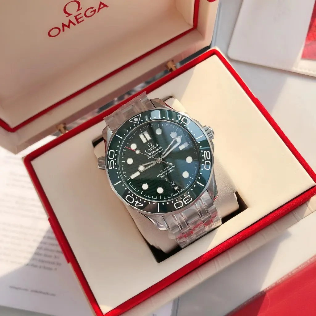 【High-end replica】💰1160! 【Customized all-in-one machine】💰1720! Omega Seamaster's new upgraded version of Seamaster 300 meters has arrived. It continues to adhere to practical value, delve into appearance details, and import an all-in-one movement. There is no best, only a better upgrade concept. It will once again push the entire series of Seamaster watches with the new Citizen movement to the top!  [Upgrade 1] Corrected the bezel to match the color of the letter, synchronized with the original genuine sunken luminous pearl, and the luminous color is synchronized [Upgrade 2] Corrected the original synchronized 8800 movement automatic hammer, effectively combined with the durability of the imported 9015 movement, and more intuitively close to the original [Upgrade 3] Upgraded the arched scratch-resistant sapphire glass mirror, since then‼ ️ All watches are made of sapphire glass [Upgrade 4] Using original genuine CNC molds, perfectly copying the same shell shape and band-shaped curvature of the genuine products. The appearance similarity with the genuine products is indistinguishable. The pictures were taken on a customized all-in-one machine!