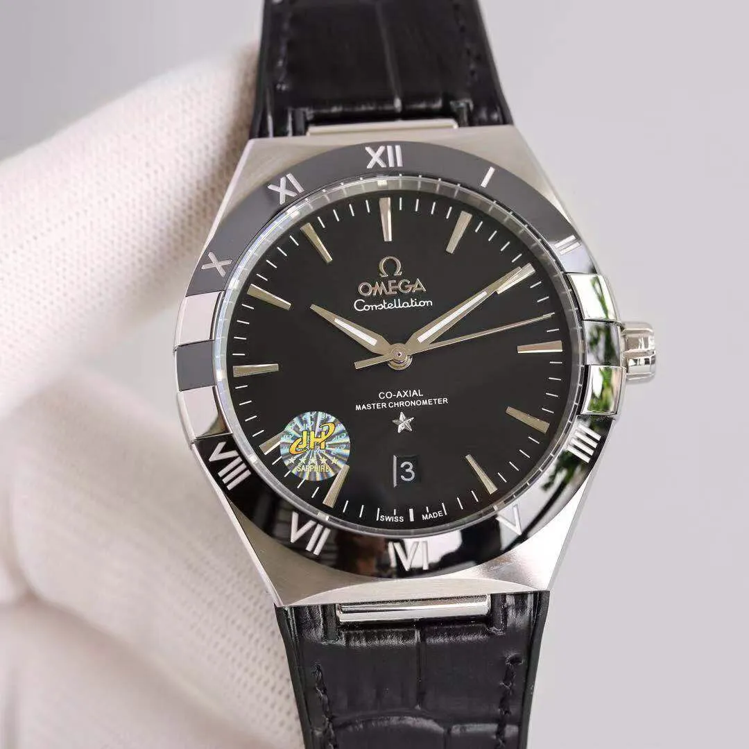 【Top Replica】💰3700! The fifth generation of the Omega Constellation series! Brand new original size 41MM watch! 1⃣️Upgraded bezel, original and uniformly polished imported ceramic bezel, scales using platinum electroplating process, durable and durable 2⃣️Half-moon section, adjusted claw details are slimmer, the case and claws are polished and chamfered, the integration is more natural, making the watch more refined; 3⃣️The crown is engraved with the LOGO, and the polishing and frosting effects are consistent with the original; 4⃣️The color of the dial is adjusted by engineers, and the overall style is more youthful and fashionable with the satin embossed dial. There is a trapezoidal calendar window at 6 o'clock that is consistent with the original version; 5⃣️The hands are molded from the original version, filled with luminous effect, and polished and sanded. The needle tip takes half a year to pursue the same oblique effect as the original version. The process is difficult, and we only pursue the same feeling of the original when worn by customers; 6⃣️The movement is equipped with the market's exclusive original integrated 8800/8801 black balance coaxial master chronometer movement, with wear-resistant sapphire glass, so that the beauty of the dial and movement can be clearly seen. 7⃣Like the original, there are 3 color dials that can be matched according to your own preferences; the strap is made of imported rubber-backed calfskin, which is exquisite in every detail, giving it an original feel.