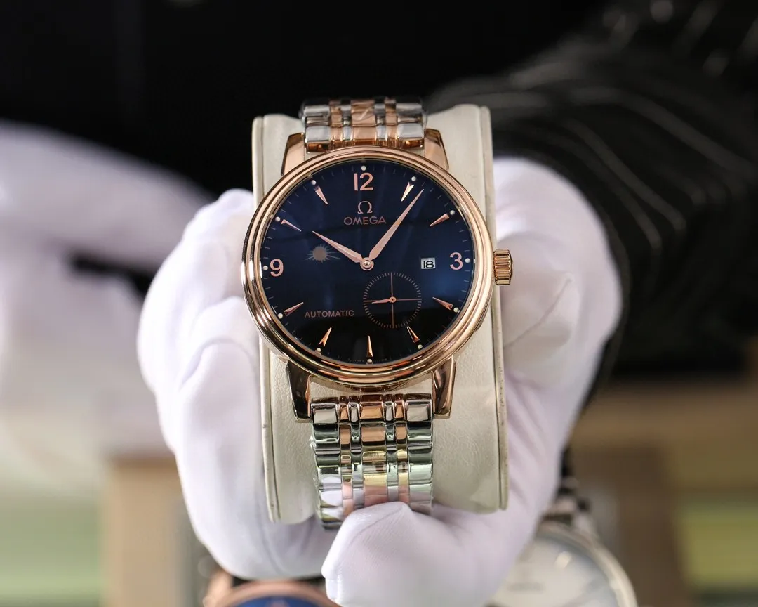 【Foreign trade import】💰1300! Omega (top quality, outstanding debut) 🎉🎉 [Type]: Boutique men's watch (top), exquisite quality [Strap]: Genuine leather/316L stainless steel strap (durable) [Movement]: Top mechanical movement (stable) [Material]: Mineral super strong mirror (wear-resistant) Exquisite quality, generous style, excellent temperament, wise and exclusive [Size]: 42mm diameter, 12mm thick, hot sale! Welcome to reprint!