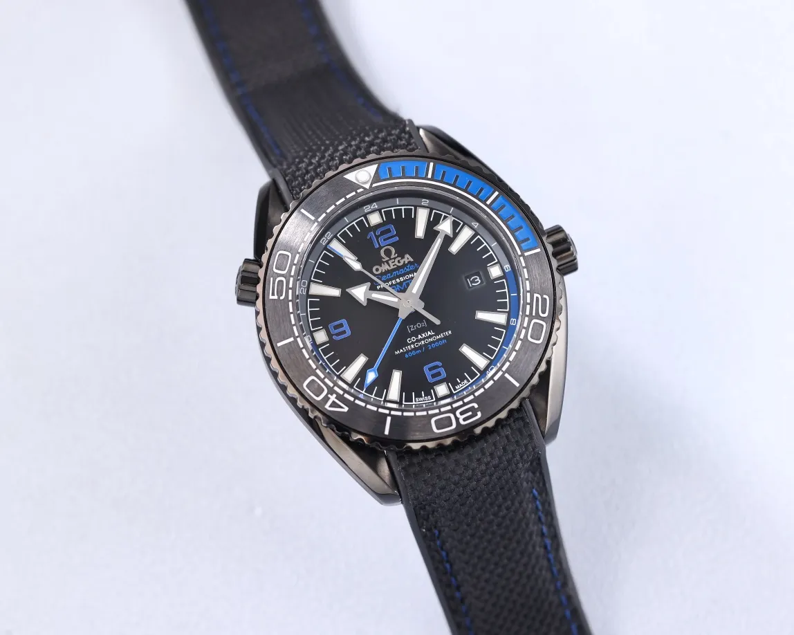 【Top replica】💰3300! Omega Planet Ocean 600 meters, the entire series of deep-sea black watches once again reach the top! Five codes in one, warranty card, diamond card, observatory certification card, hang tag, etc. Exclusive number 87895505, exclusive quality, exclusive packaging. In 2021, the official website strongly recommends the exclusive quality of the Seamaster series 600-meter diving watch [Model] 215.32.44.21.01.001 [Movement] Equipped with 8900/8906 automatic mechanical movement, original see-through design, revised movement, accurate running time, strong practicality, 100% waterproof [Glass] With arched wear-resistant glass, table diameter 45.5mm, thickness 15.5mm [Case] Made of 316L stainless steel, post-processed and polished, equipped with the only original ceramic ring in its class with an original one-way rotating timing ring. [Watch strap] Belt/tape/steel strap, buckle steel strap 316L fine steel brushed and polished, Italian imported cowhide with imported frog glue, steel strap with same-class original Omega stretch buckle, fine-adjustable buckle, same-class value, please certify the exclusive details, the exclusive quality code is 87895505 Authentic copy-Reprint🔥Top product, high quality products constantly🔥