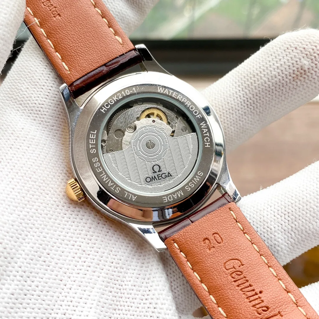 【High-end replica】💰1240! OMEGA-OMEGA🏅🏅 Type: Men's watch🎉🎉 Case: Top version 316 stainless steel L Strap: Imported calfskin strap/316L stainless steel strap Movement: Fully automatic imported Citizen 8215 mechanical movement⚙️ Mirror: Mineral scratch-resistant mirror glass Size: 42mm in diameter, 12mm thick 🍷Exquisite inheritance of real effects, quality assurance! ‼ ️The elegant style instantly enhances the charm of men and is a symbol of taste and noble life!