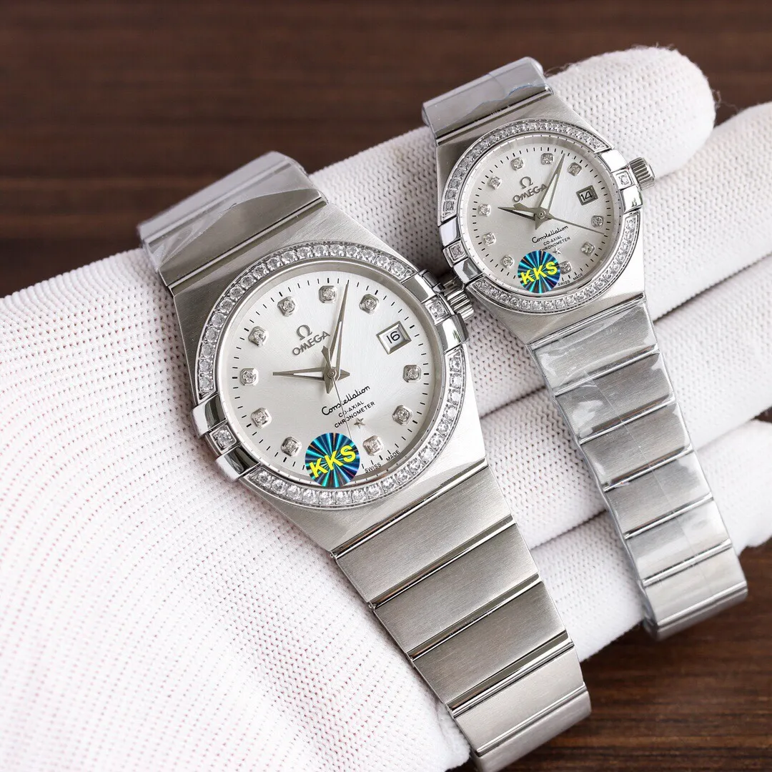 [Customized all-in-one machine] 💰1920 each! Omega's new upgraded version will arrive in 2022. The revised quality is exclusively customized. The 8500 movement is specially designed. The real-shot classic style is eternal. Omega Omega couple watch, double eagle constellation series. The men's model is equipped with imported 8215 movement machinery (zero repair). The female model is equipped with imported Seiko NH05 movement machinery (zero repair)...Swiss quality 100% super waterproof luminous sapphire glass back design, size male 38mmx10.5, Female 27mmx10.5, three-level waterproof, you can swim with confidence 🏊 The appearance is the same as the inside, unique! Create market-friendly prices! Welcome to forward and order! Please certify the exclusive KKS details. The KKS exclusive quality code is 80456374. Welcome to compare the quality.