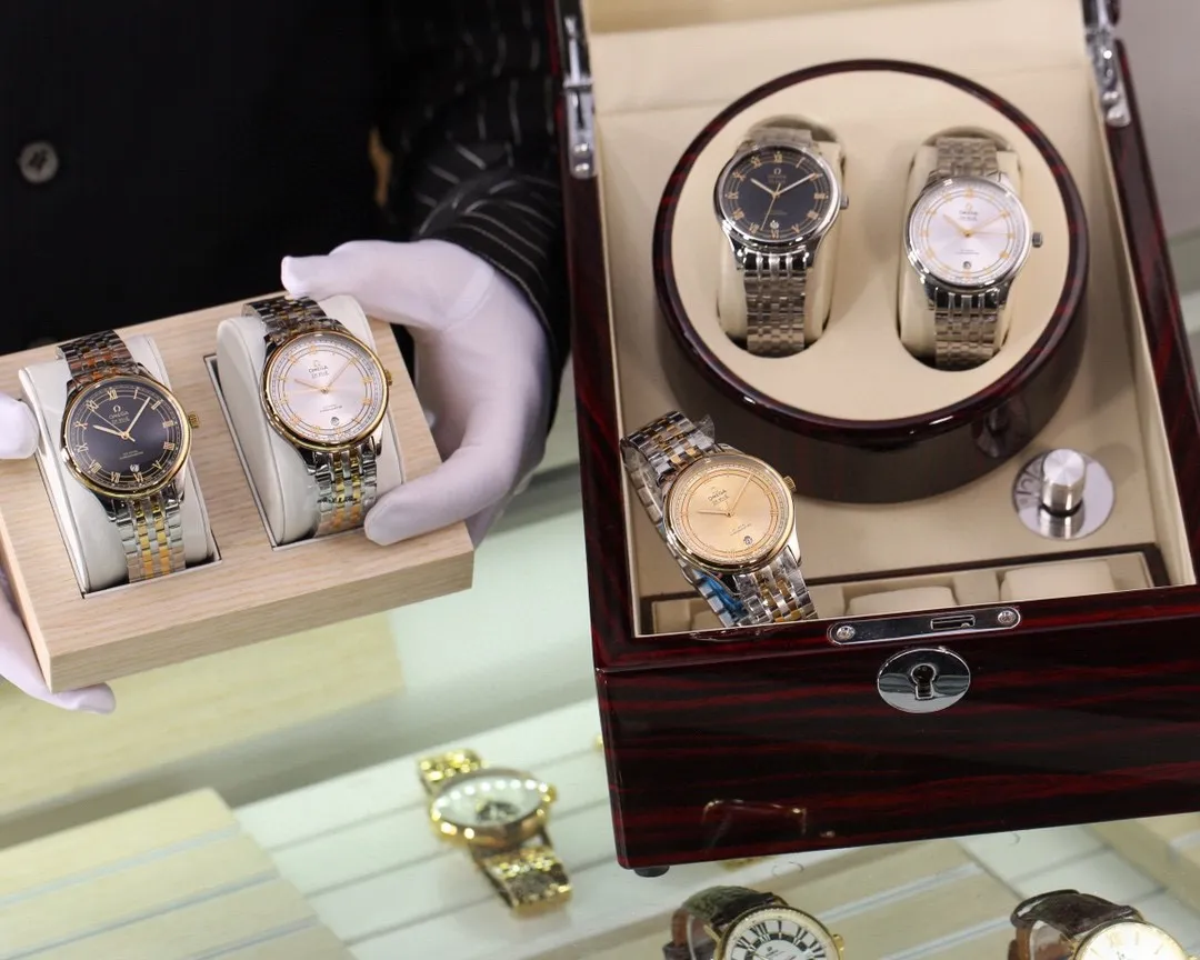 【Foreign trade import】💰1120! The latest high-definition real shot of Omega (a noble and wise work)! 🎈🎈 Type: Exquisite men's watch (more excellent) Best design Strap: Genuine cowhide & 316 stainless steel strap (more comfortable) Movement: Top mechanical movement (stable) Material: Mineral super strong mirror (wear-resistant) Real man's wise style Strong three-dimensional sense Special design Return with great reputation Size: 39mm diameter, 12mm thick, high-definition real shot! quality assurance!