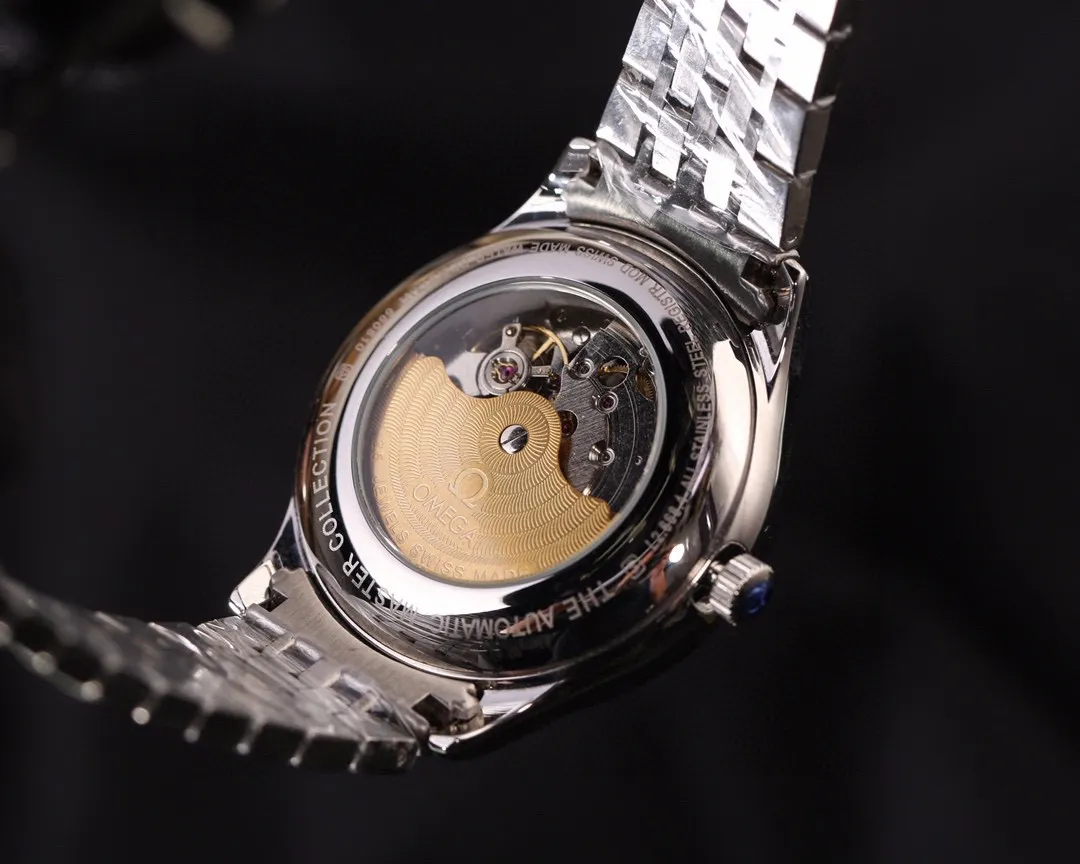 【Foreign trade import】💰1120! The latest high-definition real shot of Omega (a noble and wise work)! 🎈🎈 Type: Exquisite men's watch (more excellent) Best design Strap: Genuine cowhide & 316 stainless steel strap (more comfortable) Movement: Top mechanical movement (stable) Material: Mineral super strong mirror (wear-resistant) Real man's wise style Strong three-dimensional sense Special design Return with great reputation Size: 39mm diameter, 12mm thick, high-definition real shot! quality assurance!