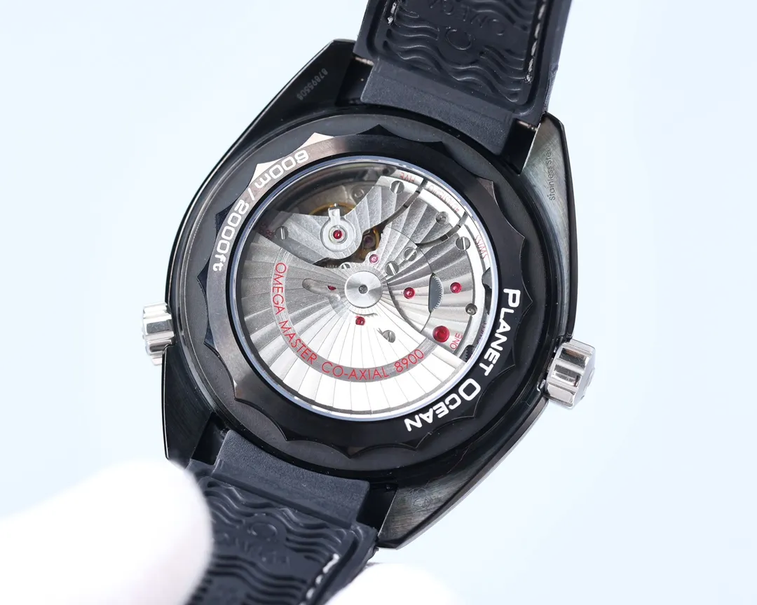 Omega Planet Ocean 600 meters, the entire series of watches once again reaches the top! Five codes in one, warranty card, diamond card, observatory certification card, hang tag, etc. Exclusive number 87895505, exclusive quality, exclusive packaging. In 2021, the official website strongly recommends the exclusive quality of the Seamaster series 600-meter diving watch. [Model] 215.32.44.21.01.001 [Movement] Equipped with 8900/8906 automatic mechanical movement, original see-through design, corrected movement, accurate running time, strong practicality, 100% waterproof [Glass] With arched wear-resistant glass, diameter 43.5mm, thickness 15.5mm [Case] Made of 316L stainless steel, post-processed and polished, equipped with the only original ceramic ring in its class with an original one-way rotating timing ring. [Watch strap] Belt/tape/steel strap, buckle steel strap 316L fine steel brushed and polished, Italian imported cowhide with imported frog glue, steel strap with same-level original Omega stretch buckle, same-level value, please certify exclusive details, exclusive quality code is 87895505 Authentic copy-Reprint🔥Top product, high quality products constantly🔥