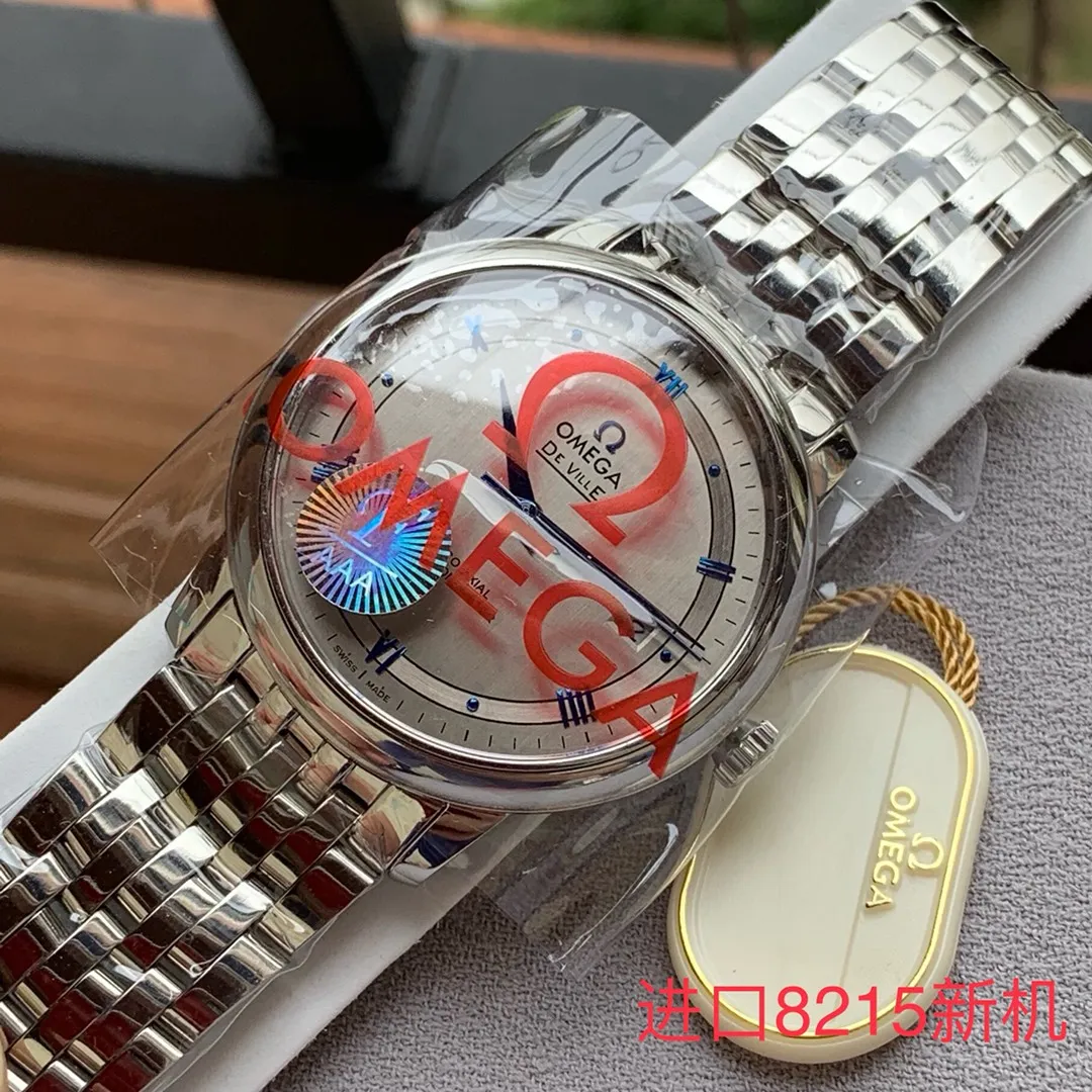 【High-end replica】💰960! 【Top replica】💰1840! Omega Die Flying Series Movement: Purely imported Citizen 8215 new machine from Japan Case material: 316L stainless steel CNC engraving Ultra-precision Waterproof depth 100 meters🏊‍♀️🏊🏊 Literal: The latest version of the De Ville orbit dial, the pins are butt welded and inlaid with the same process as genuine products (the first in the industry) Diameter: 39.5*9.7mm (the only one on the market that is consistent with the genuine products) Product grade: Super A Glass: Imported sapphire glass (0 difference in exposure and transparency compared to the original) Belt: Genuine American alligator leather strap (black/brown): 316L steel professionally polished by top masters/gloss/roundness/comfort/same quality as genuine Buttons: Original easy-to-tie pin buckle Bottom cover: Brushed process ➕The fineness of the embossed LOGO can be magnified and refined.