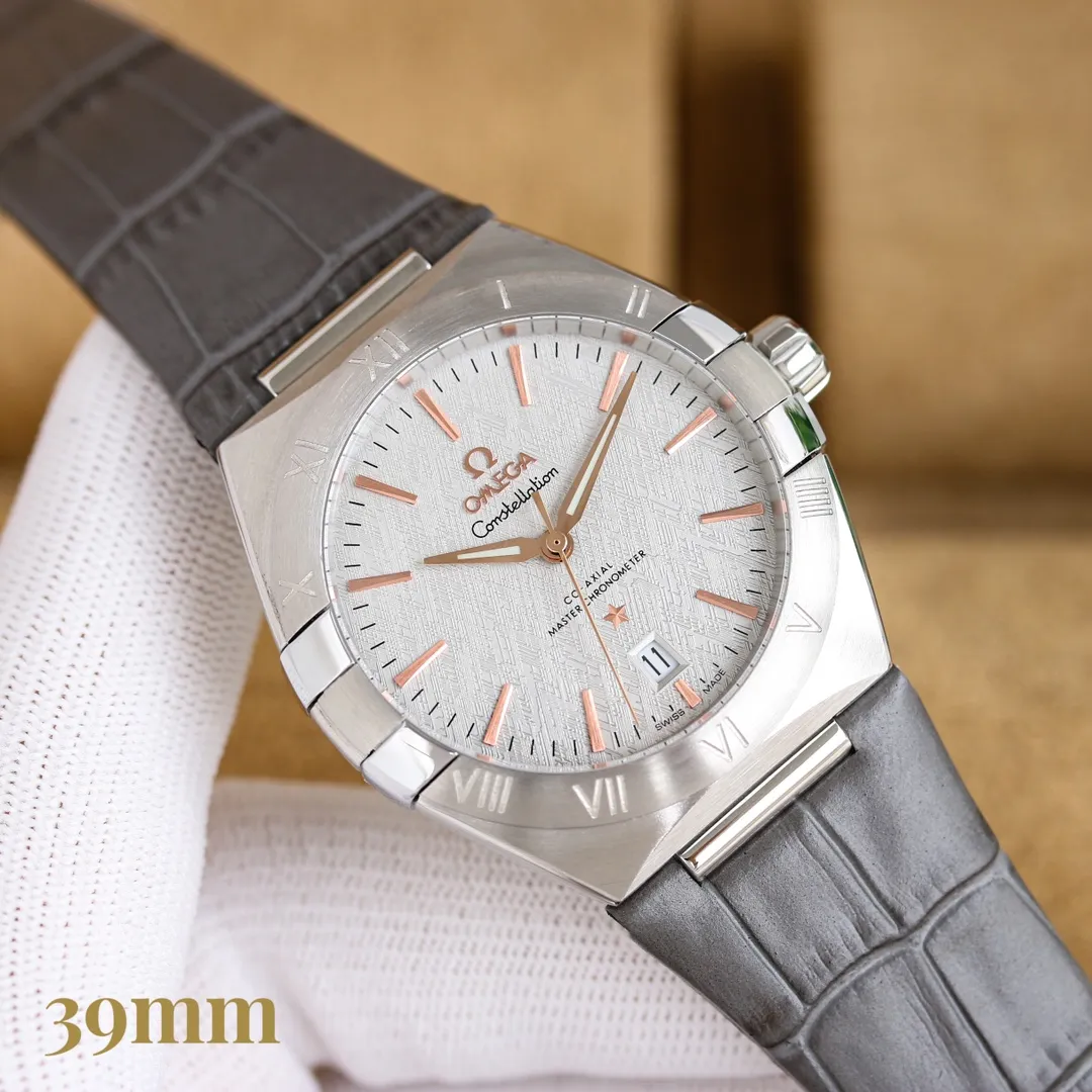【Customized all-in-one machine】💰1720! Omega fifth generation constellation series! Brand new original size 39MM watch! Fully automatic imported Citizen mechanical movement, a hot-selling item in 2024‼ ️ [Movement] The original imported 9015 all-in-one movement, the see-through bottom movement can be seen at a glance, perfectly presented [Case] ​​316L stainless steel case, made by exclusive CNC technology, with arched double-dived sapphire mirror, clear text lines and well-proportioned checkered pattern, three-degree waterproof, watch diameter 39/11mm [Bracelet] Imported rubber tape from Italy with original folding clasp, please pay attention to the details