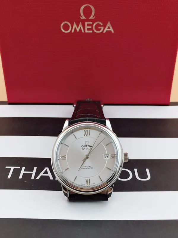 [Foreign Trade Import] 💰870 Omega men's automatic mechanical watch has a simple dial design, which is stable and fashionable. Automatic mechanical movement, stable quality and reliable travel time. Calfskin strap with classic pin buckle, wear-resistant and durable.