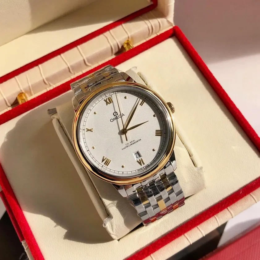 【High-end replica】💰1440! 【Customized all-in-one machine】💰1920! Omega De Ville's 2023 blockbuster new product - the third-generation De Ville series men's watch [casual, simple, classic and popular] the De Ville series once again refreshes its appearance and is consistent with the essence of the original. It is different from the second-generation De Ville updated in the same year. It adopts the same transparent bottom design as the original. On the basis of matching the imported Citizen movement, the original top is modified, which is perfect and as close to the genuine product as possible. [Movement] Equipped with the zero-repair 💯 brand-new Citizen 9015 all-in-one automatic mechanical movement, accurate travel time, long-lasting durability, and highly recognized by watch friends [Case] 316L stainless steel case, modified and beautiful body. The bottom cover is embossed according to the original synchronized track literal, 39.5mm shell size, adhering to the same original details. Curved dial, deep waterproof, scratch-resistant sapphire glass [Bracelet] Using 316L stainless steel bracelet Optional with original folding stretch clasp or calfskin strap of the same material