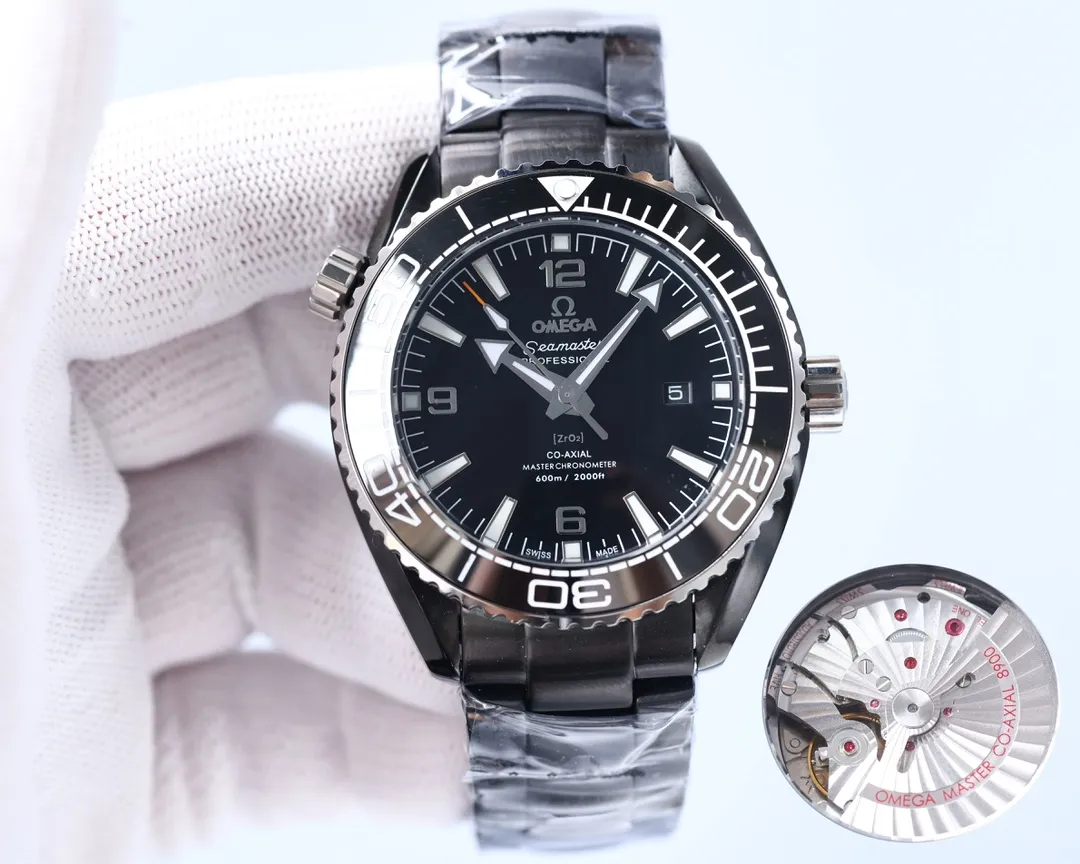 Omega Planet Ocean 600 meters, the entire series of watches once again reaches the top! Five codes in one, warranty card, diamond card, observatory certification card, hang tag, etc. Exclusive number 87895505, exclusive quality, exclusive packaging. In 2021, the official website strongly recommends the exclusive quality of the Seamaster series 600-meter diving watch. [Model] 215.32.44.21.01.001 [Movement] Equipped with 8900/8906 automatic mechanical movement, original see-through design, corrected movement, accurate running time, strong practicality, 100% waterproof [Glass] With arched wear-resistant glass, diameter 43.5mm, thickness 15.5mm [Case] Made of 316L stainless steel, post-processed and polished, equipped with the only original ceramic ring in its class with an original one-way rotating timing ring. [Watch strap] Belt/tape/steel strap, buckle steel strap 316L fine steel brushed and polished, Italian imported cowhide with imported frog glue, steel strap with same-level original Omega stretch buckle, same-level value, please certify exclusive details, exclusive quality code is 87895505 Authentic copy-Reprint🔥Top product, high quality products constantly🔥