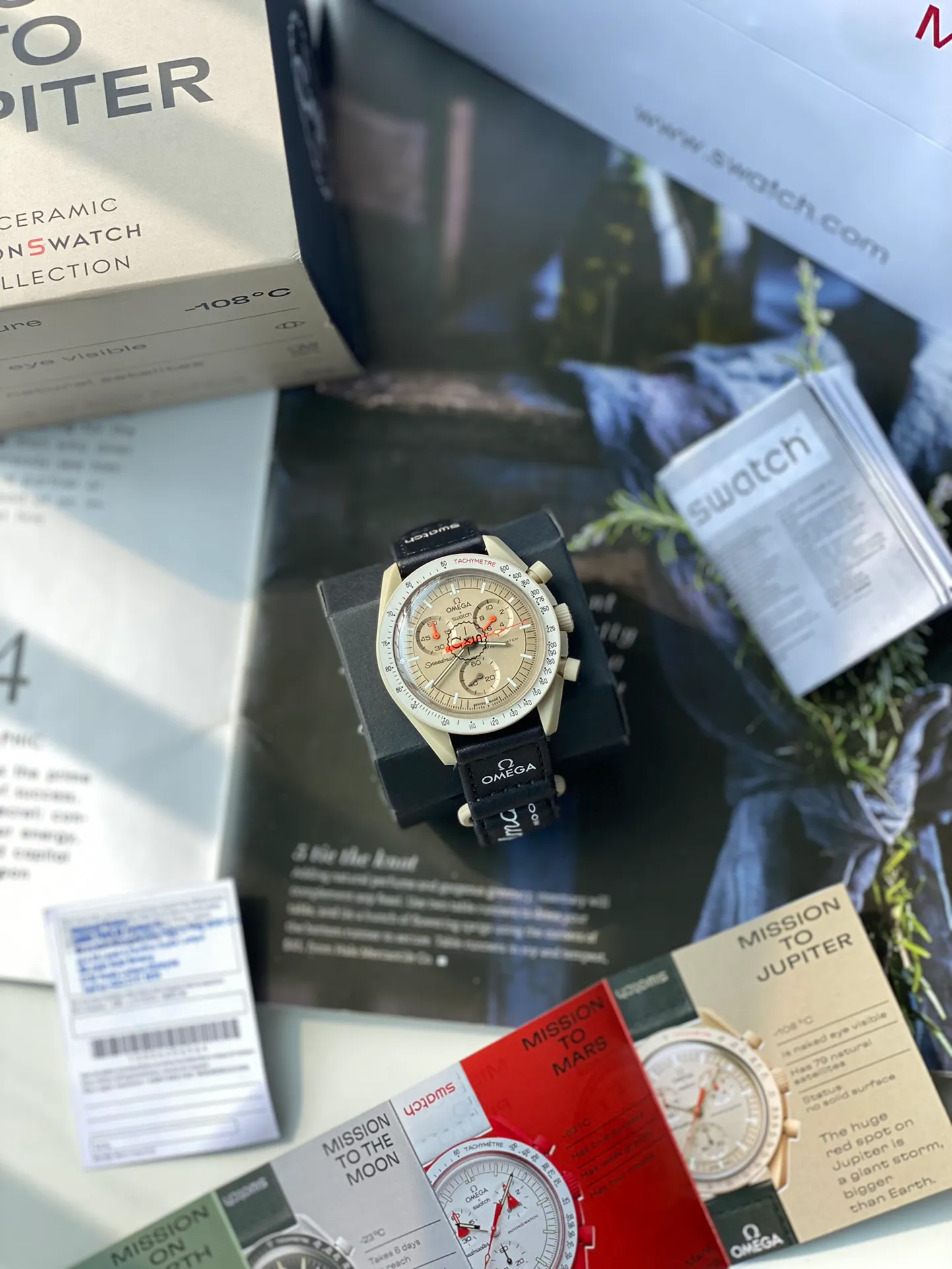 [Original order quality] 💰700! 【Purchasing quality】💰960! It’s hard to find a watch in the world❗️❗️❗️Omega x Swatch co-branded watch is here! ! !  A total of 11 models 🔵 respectively represent the sun, Mercury, Venus, Earth, Mars, Jupiter, Saturn, Uranus, Neptune, Moon, and Pluto in the solar system. Internally equipped is Swatch’s quartz chronograph movement. Interestingly, the battery cover of each watch is printed with a photo of the planet represented by the watch. The photo is said to be provided by NASA.
