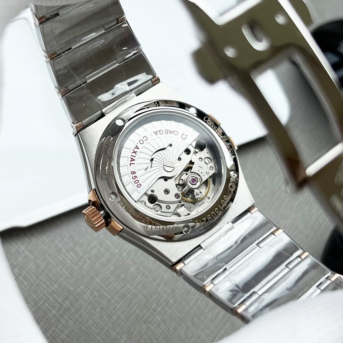【High-end replica】💰1240! 【Customized all-in-one machine】💰1840! Omega constellation series, men's model is equipped with imported Japanese Citizen 8500 all-in-one mechanical movement... (zero repair) comparable to Swiss machine quality, 100 meters depth, super waterproof and luminous, sapphire glass back design, male size 38mmx11mm, the appearance is the same as the inside, unique! Create market-friendly prices! [Love][Fist][Fist][Handshake][Handshake] The picture was taken with a customized all-in-one machine!